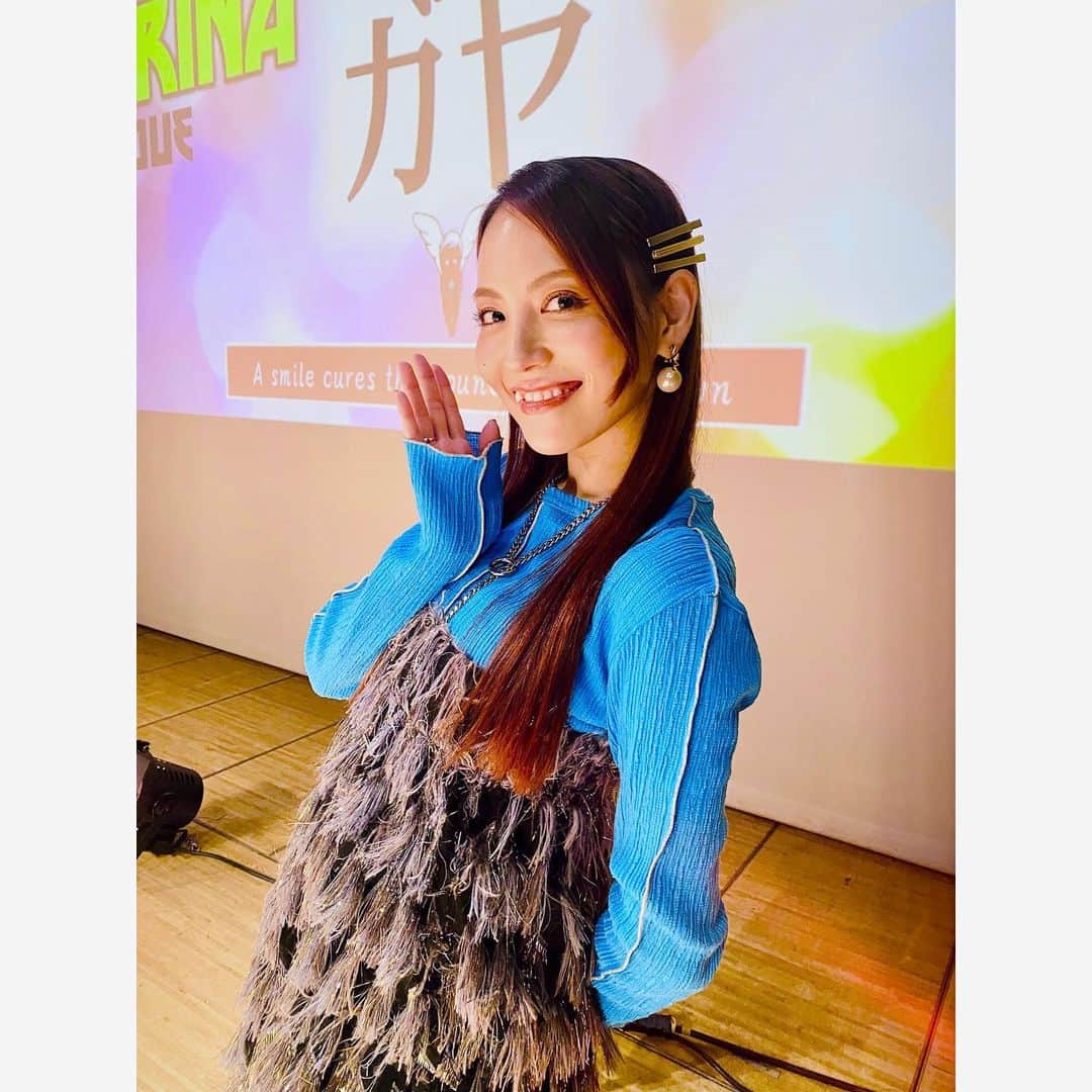 田野アサミさんのインスタグラム写真 - (田野アサミInstagram)「DERAGAYA! @NAGOYA 井上麻里奈氏と田野アサミ2人でイベント✨🫡最高に楽しかった！名古屋へ参加してくれた皆の愛も沢山貰えてウルトラハッピーでした💚🧡 来れなかった方も楽しかった様子が伝わっていたら嬉しいです🫣 昼夜２公演雰囲気をガラリと変えた衣装も✨☀️🫡どうかな？♪ #井上麻里奈#田野アサミ#名古屋#デラガヤ#asamitano#marinainoue #ブルーアサミ  楽屋に鉄鍋が！その場で作ってもらったすきやきを楽屋で食したの人生で初めてです😂 #喜分屋元祐 さんご馳走様でした🙏🏼✨ 名古屋に行った際は皆様も是非🧡 お店にサインあるかもよ！？笑」6月8日 18時05分 - tano_asami