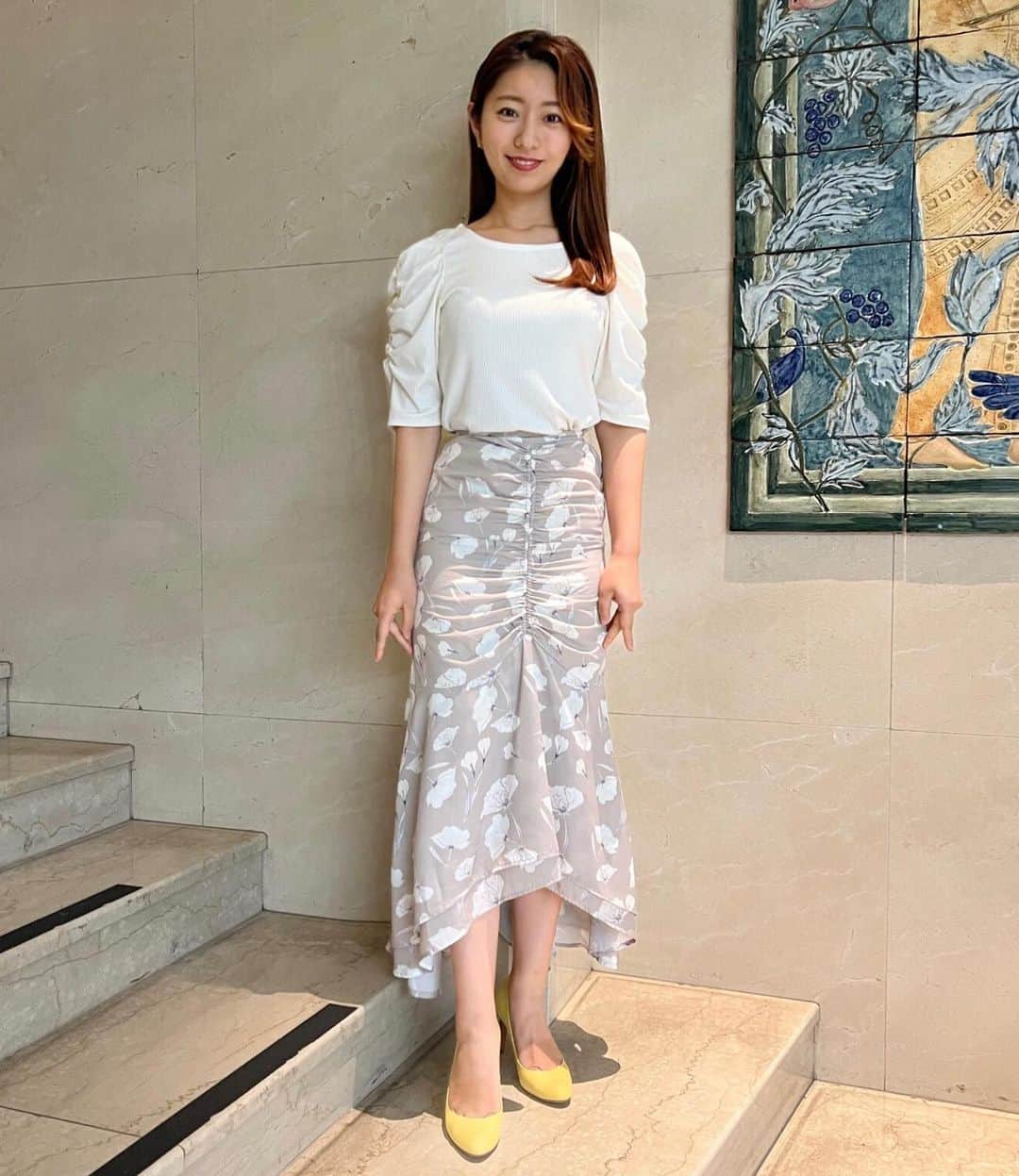 白戸ゆめのさんのインスタグラム写真 - (白戸ゆめのInstagram)「👗 . #東京インフォメーション #衣装 イエローパンプスが差し色の 大人コーデでした👏」6月8日 19時59分 - yumeno.s_