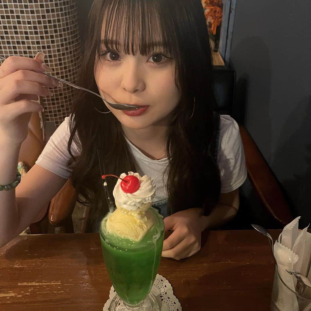 桜さんのインスタグラム写真 - (桜Instagram)「クリームソーダはアイスティーの次に好きですてかそろそろアイコン変えたい」6月8日 20時16分 - sakura_0808_