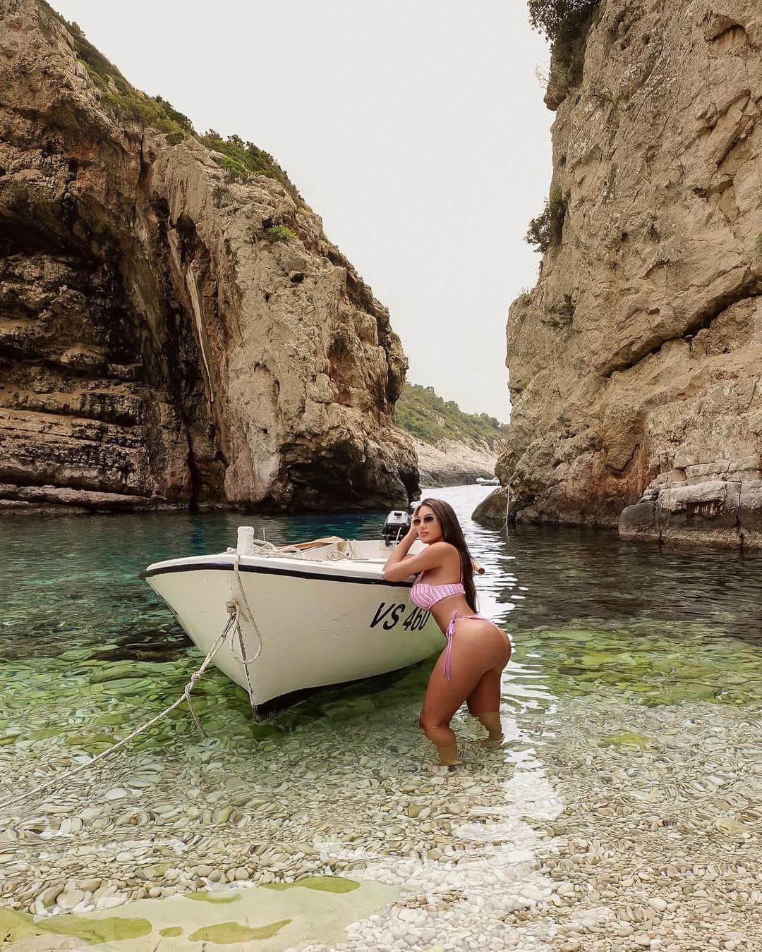 Aylen Aさんのインスタグラム写真 - (Aylen AInstagram)「Island hopping around some of the 1244 islands in Croatia.」6月9日 4時24分 - aylen25