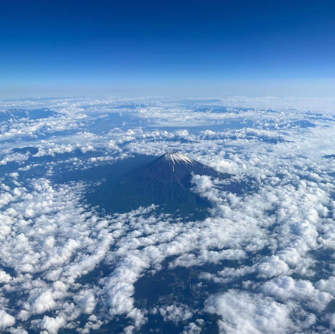 馬場典子さんのインスタグラム写真 - (馬場典子Instagram)「今日は青が濃い #富士山  #馬場典子 #ばばちゃんネル」6月9日 8時19分 - baba_channel