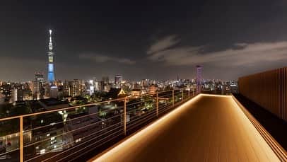 多岐川華子さんのインスタグラム写真 - (多岐川華子Instagram)「浅草にあるホテルTHE KANZASHI TOKYO ASAKUSAで行われるRooftop Yoga🧘‍♀️ また講師として参加させていただきます。  今回は夜です🌃 7/17(日) 18:00〜60min  3枚目の写真のように、ライトアップされたテラスで 夕方から夜に変わりゆく浅草の景色を眺めながらのヨガ。 今回BGMにもこだわります🕊  全身をほぐしつつ、 程よい動きで心地よい時間を過ごしていただけますように。 固まってるお身体、伸ばしていきましょ〜  ヨガのポーズが合っているか？ そういうことよりも、この素敵な空間・風を感じていただければと思います🌙  ---  お申込みは THE KANZASHI TOKYO ASAKUSAさんのHPからお願い致します。 @thekanzashitokyoasakusa   HP→INFORMATION→ROOFTOP YOGA  私のプロフィールリンクにも載せてます。 @hanako__official  lit.linkのURLから👆  宿泊プランもあるみたいです！ . . ※雨天中止です。その場合はホテル側から前日18:00までにメールかお電話にてご連絡がございます。 ※更衣室はございません。お化粧室でお着替えいただくか、服の下にウェアをご着用の上お越しください。」6月9日 10時41分 - hanako__official