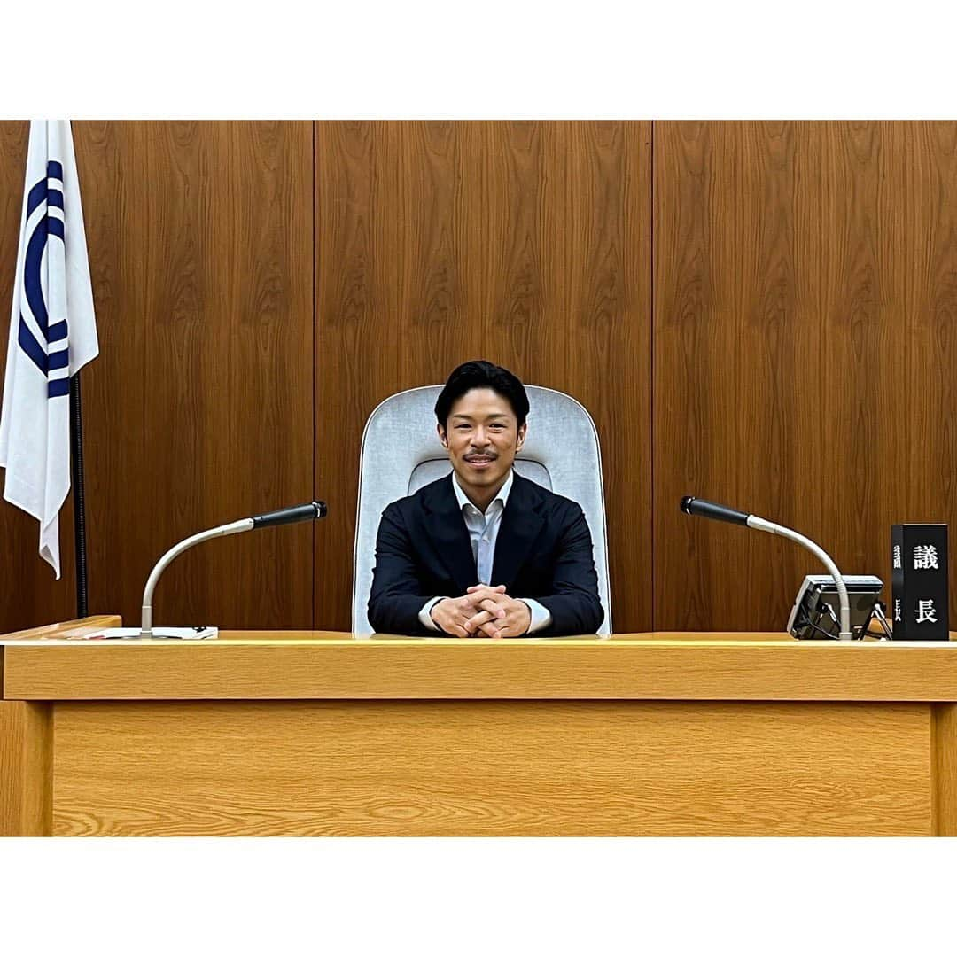 松本利夫さんのインスタグラム写真 - (松本利夫Instagram)「川崎市の市議会を傍聴させて頂きました 緊張感のある中 貴重な経験をさせてもらいましたし 特別に議長席にも座らせて頂きました！  その後 議長、副議長と対談をさせて頂いたり マスコミ取材をして頂いたり 川崎市市民文化大使としての想いを お話させていただいた とても充実した1日でした(^^)  #川崎市議会 #川崎市民文化大使」6月9日 15時22分 - exile_matsu