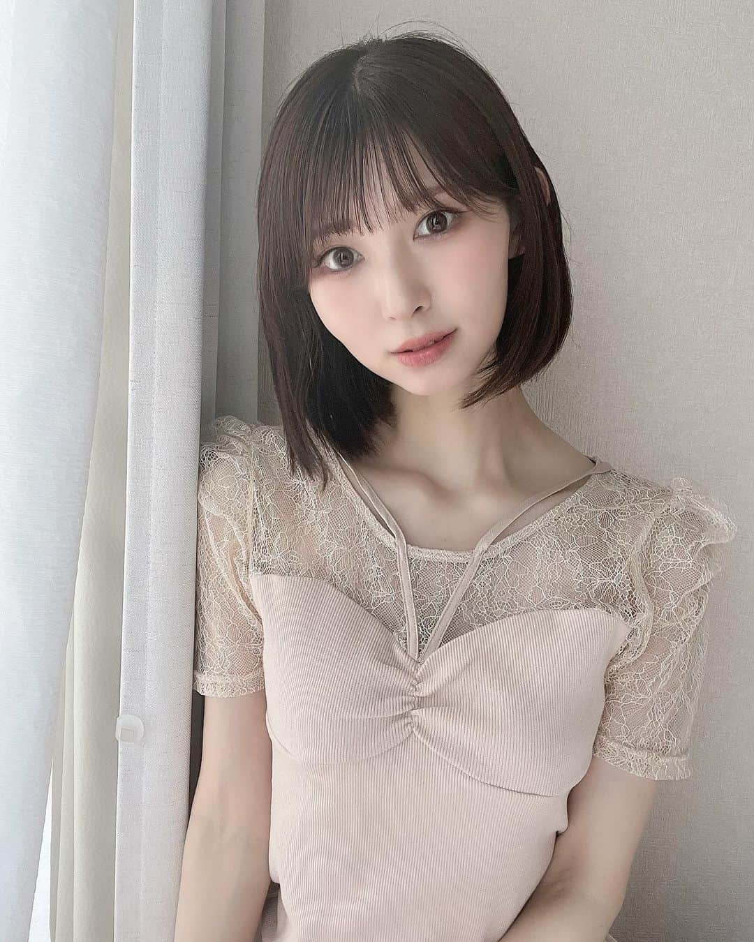 璃波さんのインスタグラム写真 - (璃波Instagram)「最近髪の毛切りました🧸🤎 夏にむけてあどんどん短くなる👒  そして久しぶりのインスタだ🫠🫧 ・ ・ #ショート #ショートカット #ショートボブ #自撮り #japanesegirl  #photooftheday #selfie #followme #follow #love #instagood #셀카 #촬영 #인물 #좋아요환영 #璃波」6月9日 17時58分 - rinami_13