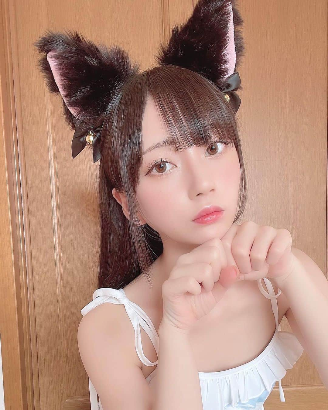 七沢みあさんのインスタグラム写真 - (七沢みあInstagram)「イベント用に買った猫耳ちゃん、結局使わなかったからお家でつけてみた🐈‍⬛」6月9日 18時12分 - mia.nanasawa