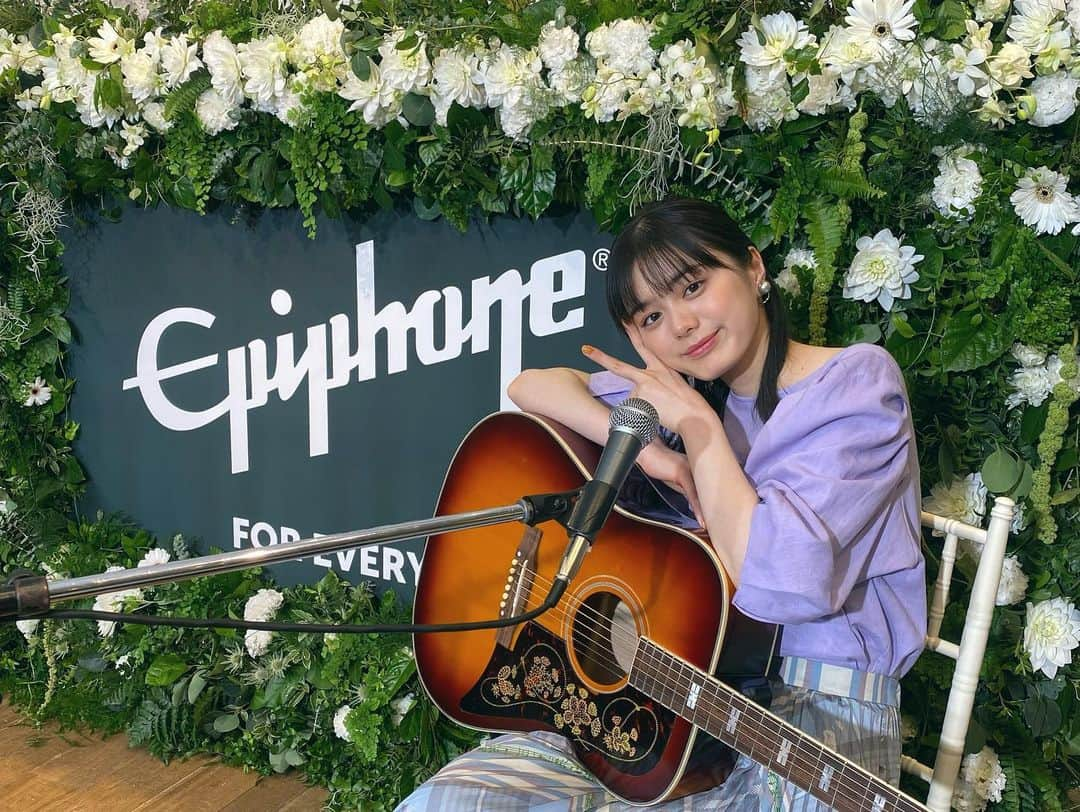 紺野彩夏さんのインスタグラム写真 - (紺野彩夏Instagram)「Epiphone | For Every Challenge 最終回、公開されました！ 弾き語りはできるようになったのか、、、 ぜひ最後までご覧ください☺︎ そして、今まで見守っていただいてありがとございました！ YouTubeの方のコメントもいつも見てます🙆‍♀️ ありがとうございます！」6月9日 18時39分 - ayaka_konno_official