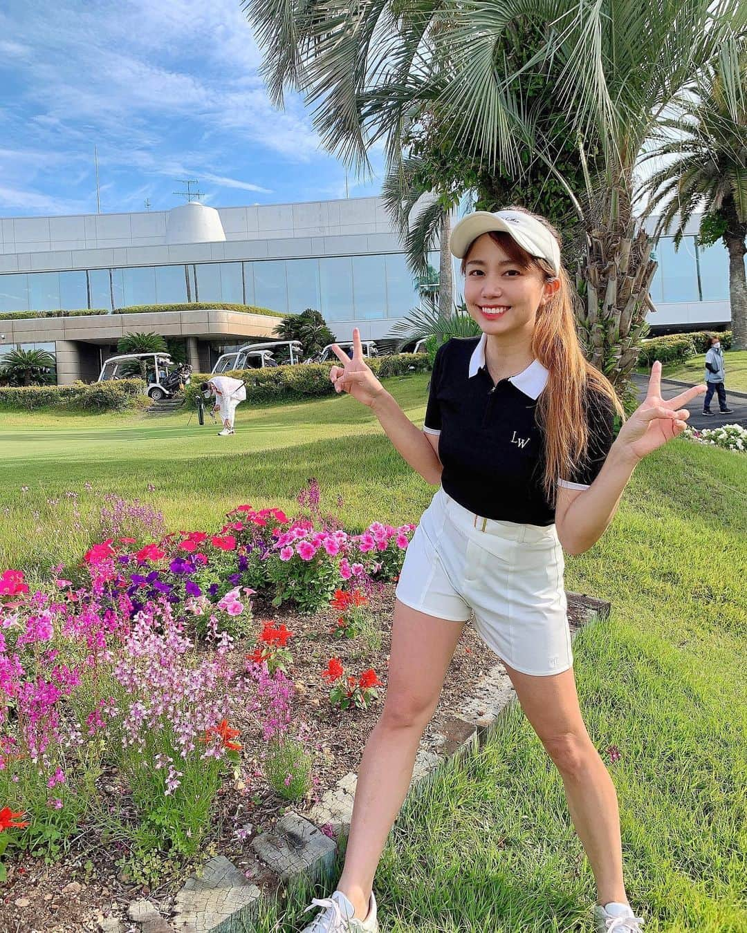 とくさきさんのインスタグラム写真 - (とくさきInstagram)「早くまた行きたいゴルフ場💕⛳️ . 何気に父が映っている1枚目笑」6月9日 19時55分 - tokusaki_golf