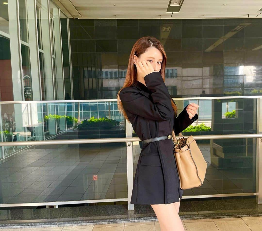 ダレノガレ明美さんのインスタグラム写真 - (ダレノガレ明美Instagram)「私服🫦 会社の大切な商談の日でした✌︎ きっちりとしたジャケットでまとめました！ 実は、 CAROME.ブランドリニューアル プロジェクト始動中㊙️ みんなお楽しみに🤫 @carome_official」6月9日 19時55分 - darenogare.akemi