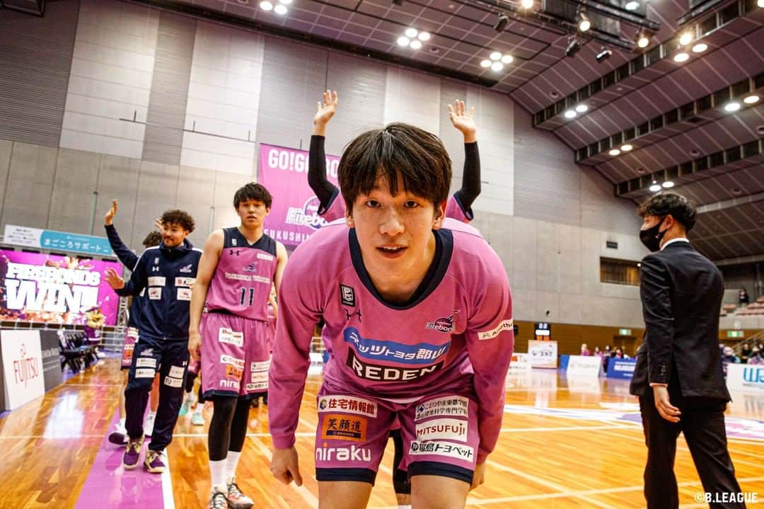 B.LEAGUEさんのインスタグラム写真 - (B.LEAGUEInstagram)「. カメラ目線にドキッ👀📸  SWIPE▶︎▶︎  ※写真は2021-22シーズン #Bリーグ」6月9日 20時00分 - b.league_official