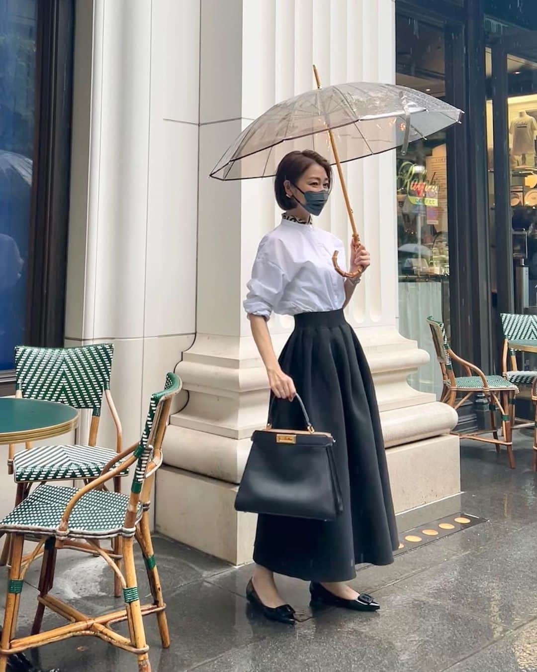金子麻貴さんのインスタグラム写真 - (金子麻貴Instagram)「雨の日はお気に入りのレイングッズたちが大活躍✨  ボリュームニットスカートにポイントテッドのレインシューズがピッタリでお気に入りの組み合わせ💕  スカートとワンピースは追加予約が始まりました。ノースリーブのワンピースも発売です😌💕  @re_gleam   #fashion#regleam#fendi#traditionalweatherwear#雨の日コーデ#雨の日#レインシューズ#傘#テンパレイト#スカートコーデ#ママコーデ#シンプルコーデ#ワンピース」6月9日 20時08分 - mtmmaki