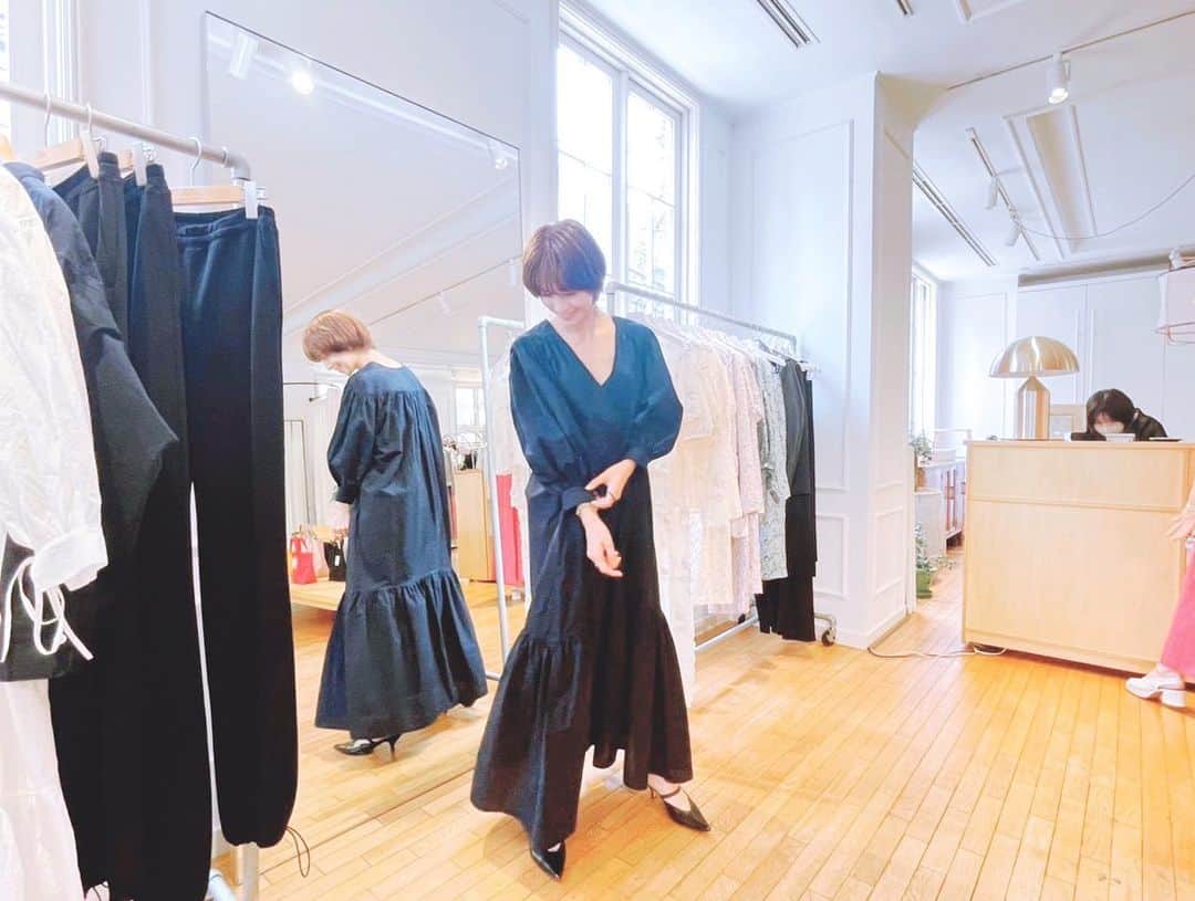 安田美沙子さんのインスタグラム写真 - (安田美沙子Instagram)「この間 @greed_tokyo の展示会に行ってきました🤍  かれこれあゆみさんのお洋服を着出してから20年くらい！？  やっぱりかわいい、繊細、 エレガント。。。 今の自分にとってもちょうど背筋がのびる感じで、改めてステキなお洋服に感動したのでした。。  その模様はYouTubeでも見れるのでぜひ🤍 もうかわいいしか言ってない。笑  #greedinternational  #greed #fasion #exhibition #fall #cute #youtube #安田美沙子です」6月9日 20時15分 - yasuda_misako