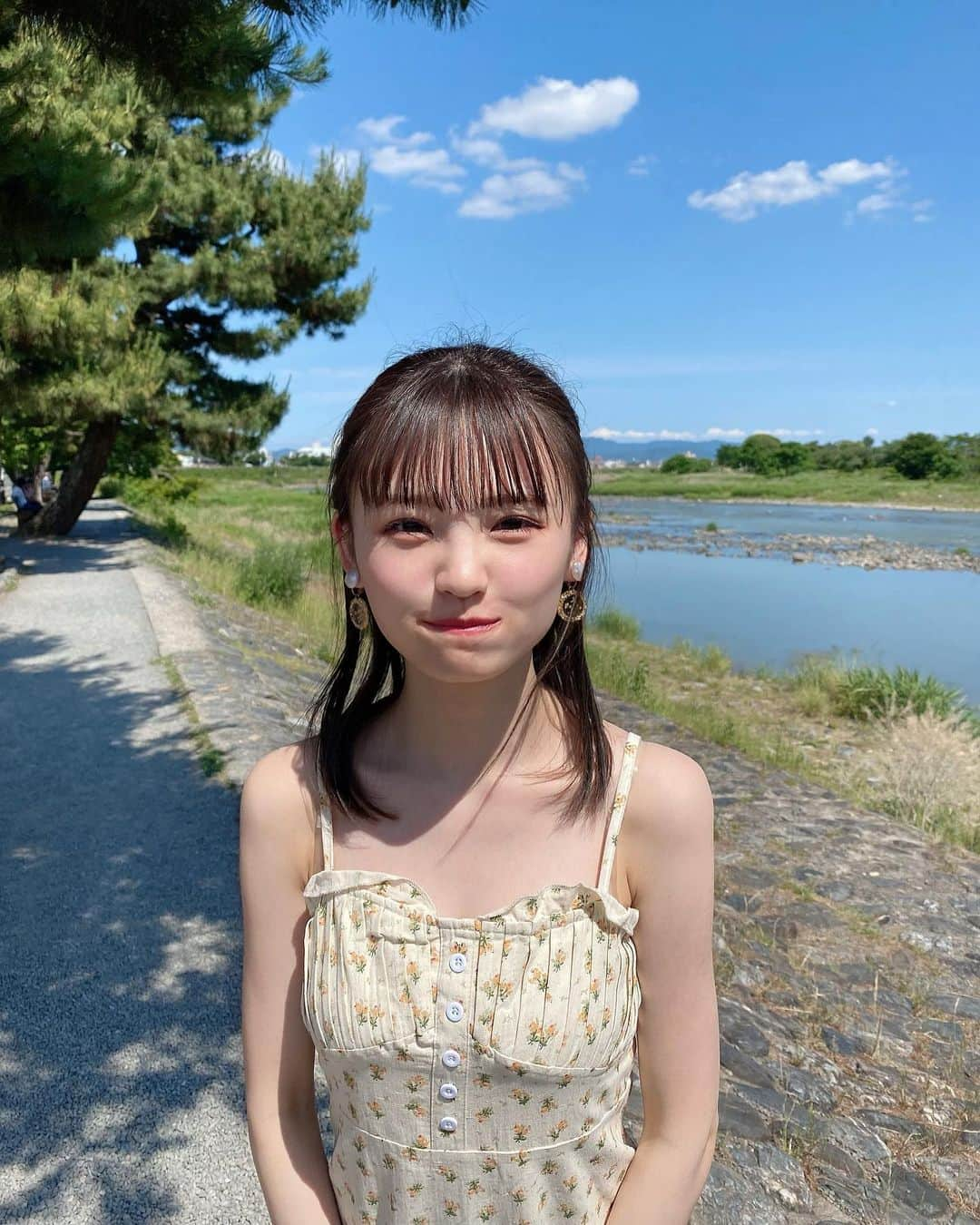 新澤菜央さんのインスタグラム写真 - (新澤菜央Instagram)「ドキッとした？？？☺️  ⠀  ⠀ 羽織り脱いだらノースリーブ、、、 絶対異性をドキドキさせられるあざとテクニックです✌︎ （冬服だと尚更いいね）  #彼女の私服がかわいい #shein #ootd #低身長コーデ #sサイズコーデ #キャミワンピース #骨格ウェーブ」6月9日 20時26分 - _shinshin_48