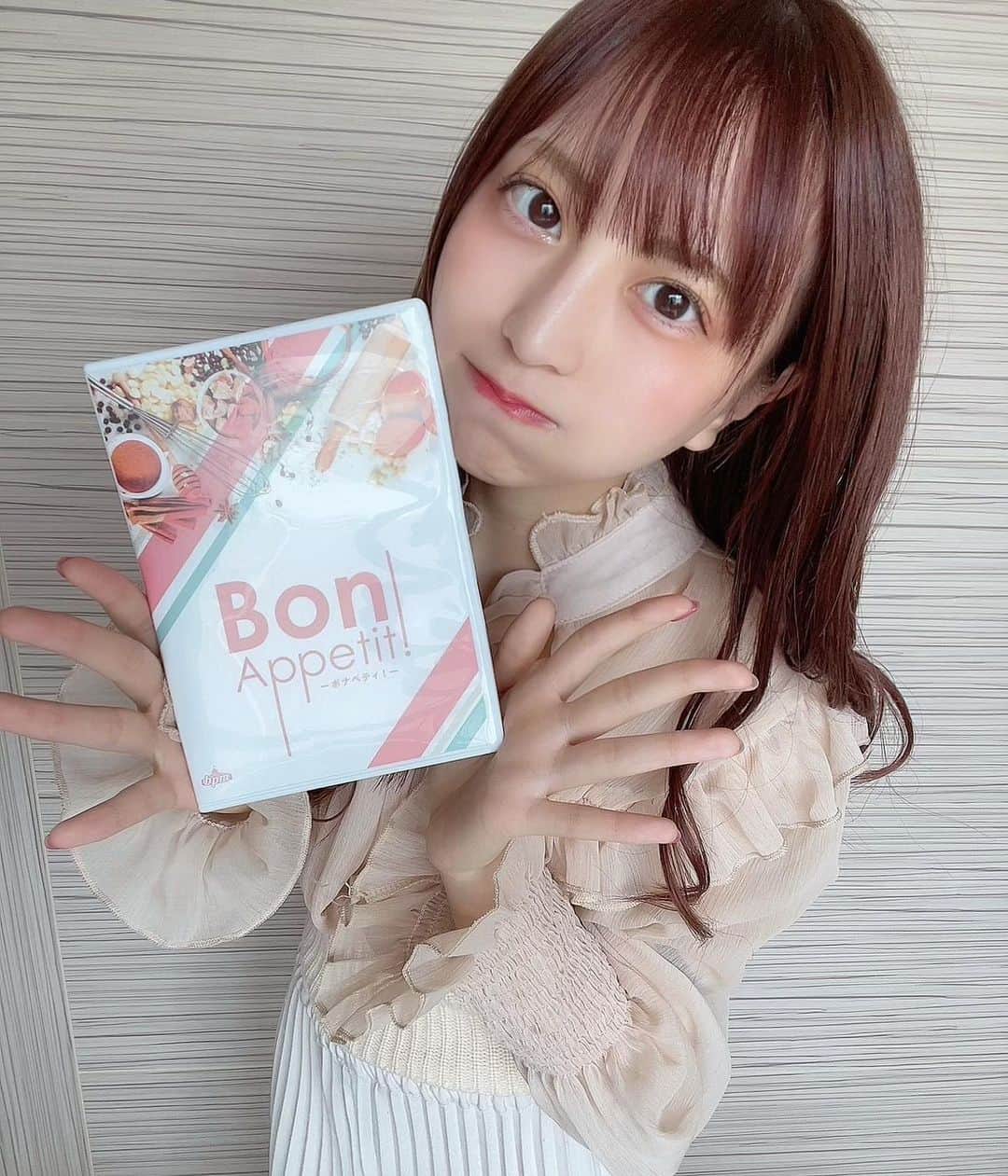 竹内星菜さんのインスタグラム写真 - (竹内星菜Instagram)「私が初舞台で出演させていただいた bpm本公演「ボナペティ」DVDが 完成いたしましたヽ(*＾ω＾*)ﾉ✨ . 予約してくれてた方はもう届いたかな？ いっぱい笑ってほっこりして すてきな作品に出演させていただきました☺️ . . ぜひぜひ見てくれた方は感想教えてくれると 嬉しいです😊💗 .  #bpmボナ　#bpm #舞台 #bpm本公演」6月9日 20時55分 - seina0227