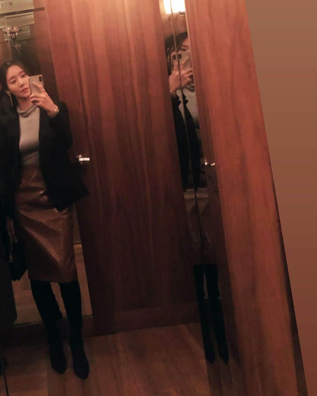 チャ・ジュヨンさんのインスタグラム写真 - (チャ・ジュヨンInstagram)「Mirror selfies with mum #jooyoungintokyo #tbt」6月10日 13時43分 - jooyoungthej