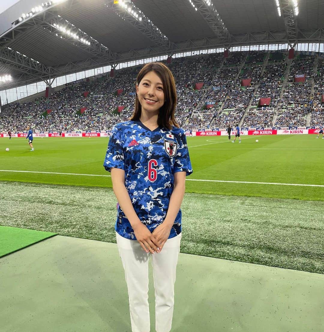 上村彩子さんのインスタグラム写真 - (上村彩子Instagram)「. . キリンカップ 日本VSガーナ4-1で勝利👏 代表初招集の3年ほど前にインタビューをした 久保選手の、A代表初ゴールもみられてよかったです！  S☆1を卒業してから 久しぶりにスポーツの現場でしたが、 やっぱり楽しかった😊✨  #森保ジャパン　#サッカー日本代表 #SAMURAIBULUE #キリンカップ」6月10日 21時39分 - saekokamimura