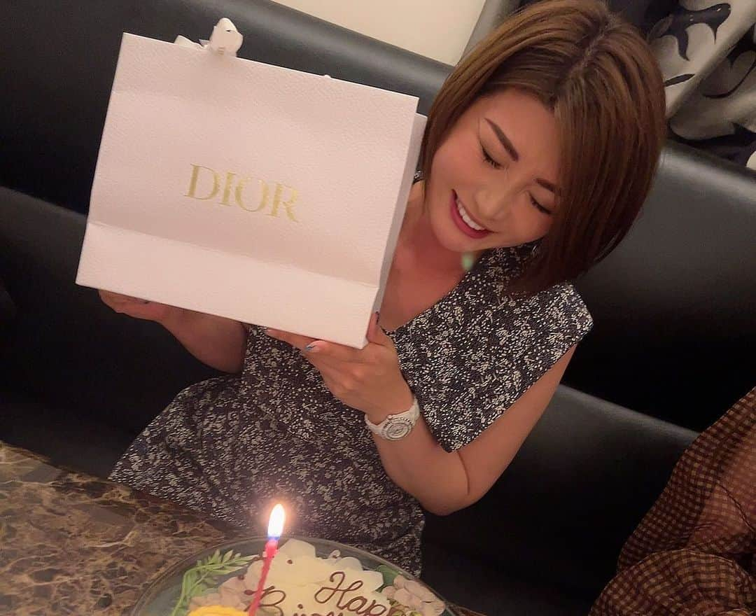 大槻ひびきさんのインスタグラム写真 - (大槻ひびきInstagram)「おっしー 少し早めの誕生日会🥰 おめでとう🌸  いつも仲良くしてくれて ありがとう☺️  #happybirthday」6月11日 7時30分 - yanhibi0221