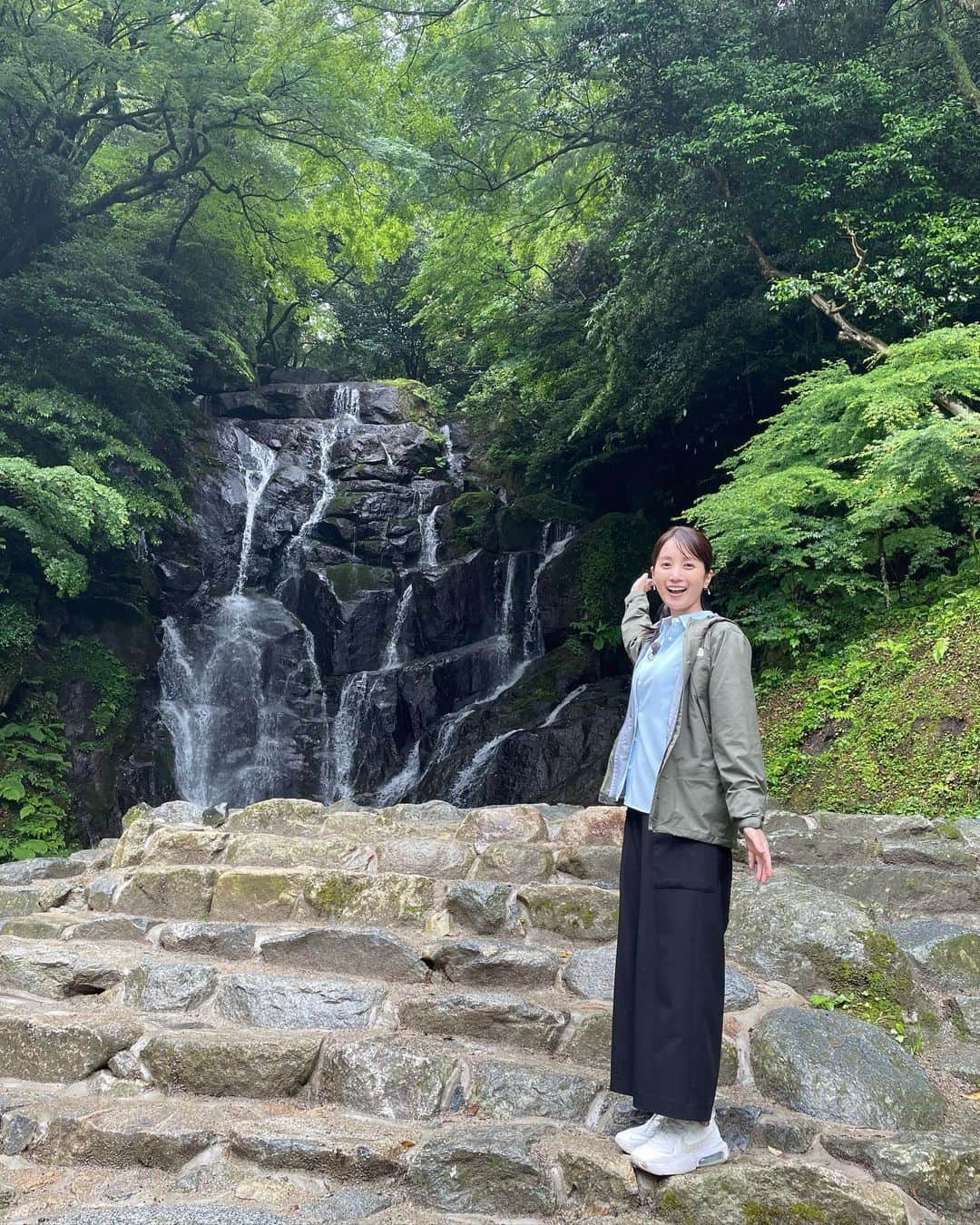 小野彩香さんのインスタグラム写真 - (小野彩香Instagram)「自然に癒されました🌿  #CUBE #TNC #福岡 #糸島 #白糸の滝」6月11日 13時31分 - onoayaka_official