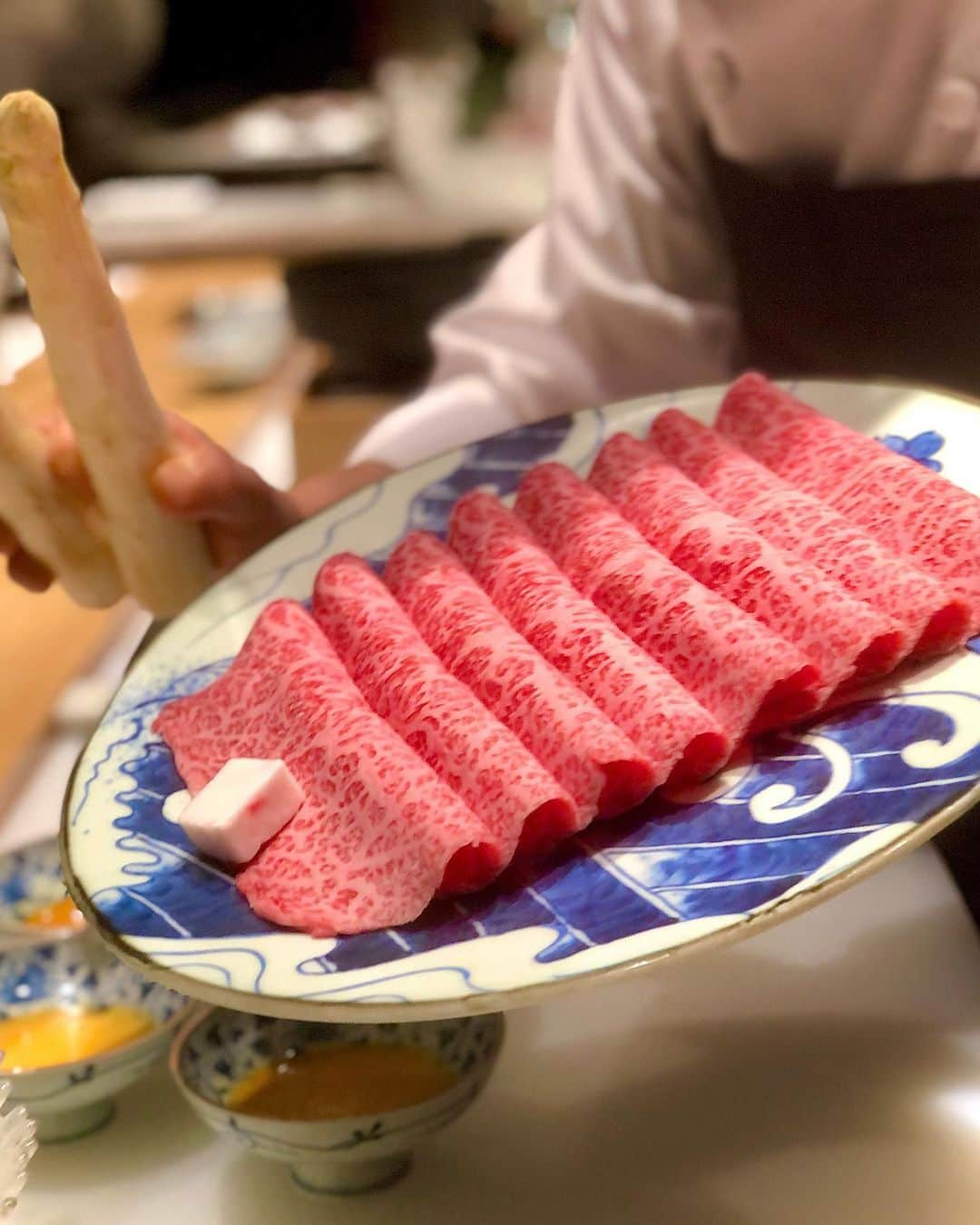 央川かこさんのインスタグラム写真 - (央川かこInstagram)「やっぱりお肉はおいしい🥰 ・ #岡田前 #麻布十番 #肉 #肉割烹 #肉料理 #割烹 #レースクイーン #ラウンドガール #モデル #ダイエット #トレーニング #筋トレ #ファスティング #ストレートヘア #ヘアスタイルは#オフショル #ファッション」6月11日 18時28分 - kako.717