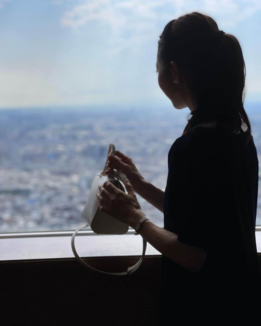 木本泉さんのインスタグラム写真 - (木本泉Instagram)「- 約２０年前にパークハイアットからの眺めを見て、東京ってすごいな〜と思ったのを思い出します☺️  京都は高い建物がないので😅  久々に行きました🏙  #パークハイアット東京#新宿」6月11日 21時54分 - izumikimoto