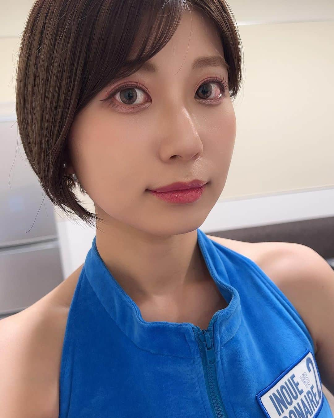 天野麻菜さんのインスタグラム写真 - (天野麻菜Instagram)「井上尚弥選手 PFP1位、おめでとうございます  日本人史上初という偉業を成し遂げられて、本当に凄い方だなと思いました  数日経った今も、沢山の反響を頂いている日々です フォローしてくださった皆様本当にありがとうございます コメントもDMも返信は出来ませんが、読ませて頂いてます  これからもリングガールとしての活動と その他の方面での活動と どちらも頑張って参りますので 応援のほど、よろしくお願い致します  #ボクシング #boxing #井上尚弥 #pfp1 #パウンドフォーパウンド #ノニトドネア #ドネア #さいたまスーパーアリーナ #格闘技 #amazonプライムビデオ #見逃し配信 #フジボクシング #リングガール #ラウンドガール #天野麻菜 #雪平莉左 #凄すぎ」6月12日 0時03分 - akaringo_mana