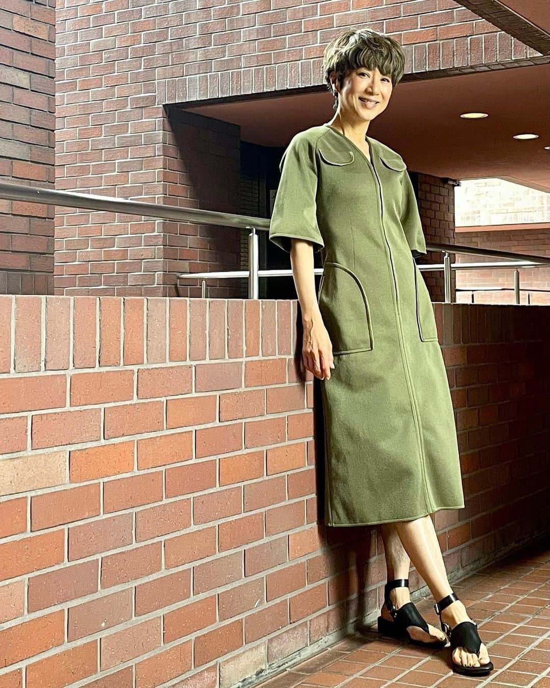 黒田知永子さんのインスタグラム写真 - (黒田知永子Instagram)「. ちょっとお買い物（本当にちょっとね） 言い訳がましい☺︎ なぜならば…荷物を減らそうと四苦八苦している最中だから😅  #ワンピース好き #mamekurogouchi  #猫むらさんバッグ #黒田知永子  #chiekokuroda  ブランドは画面をタップしてね！」6月12日 8時29分 - kuroda_chieko
