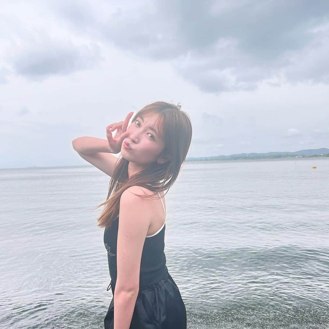 吉田朱里さんのインスタグラム写真 - (吉田朱里Instagram)「今年の夏はいっぱい遊びたい🤍 誰か私をアウトドアにしておくれ？🫠」6月12日 11時27分 - _yoshida_akari