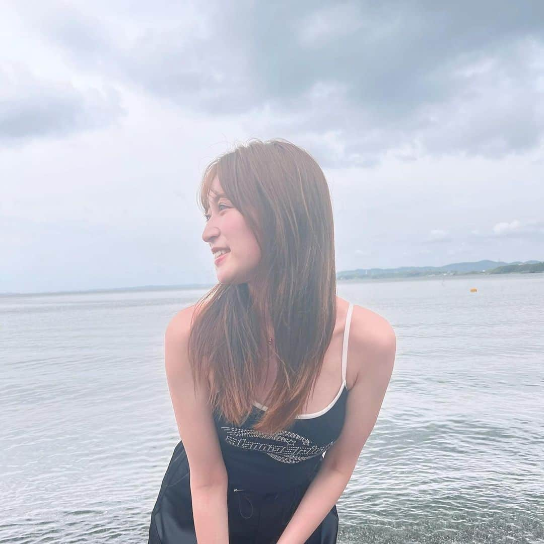 吉田朱里さんのインスタグラム写真 - (吉田朱里Instagram)「今年の夏はいっぱい遊びたい🤍 誰か私をアウトドアにしておくれ？🫠」6月12日 11時27分 - _yoshida_akari