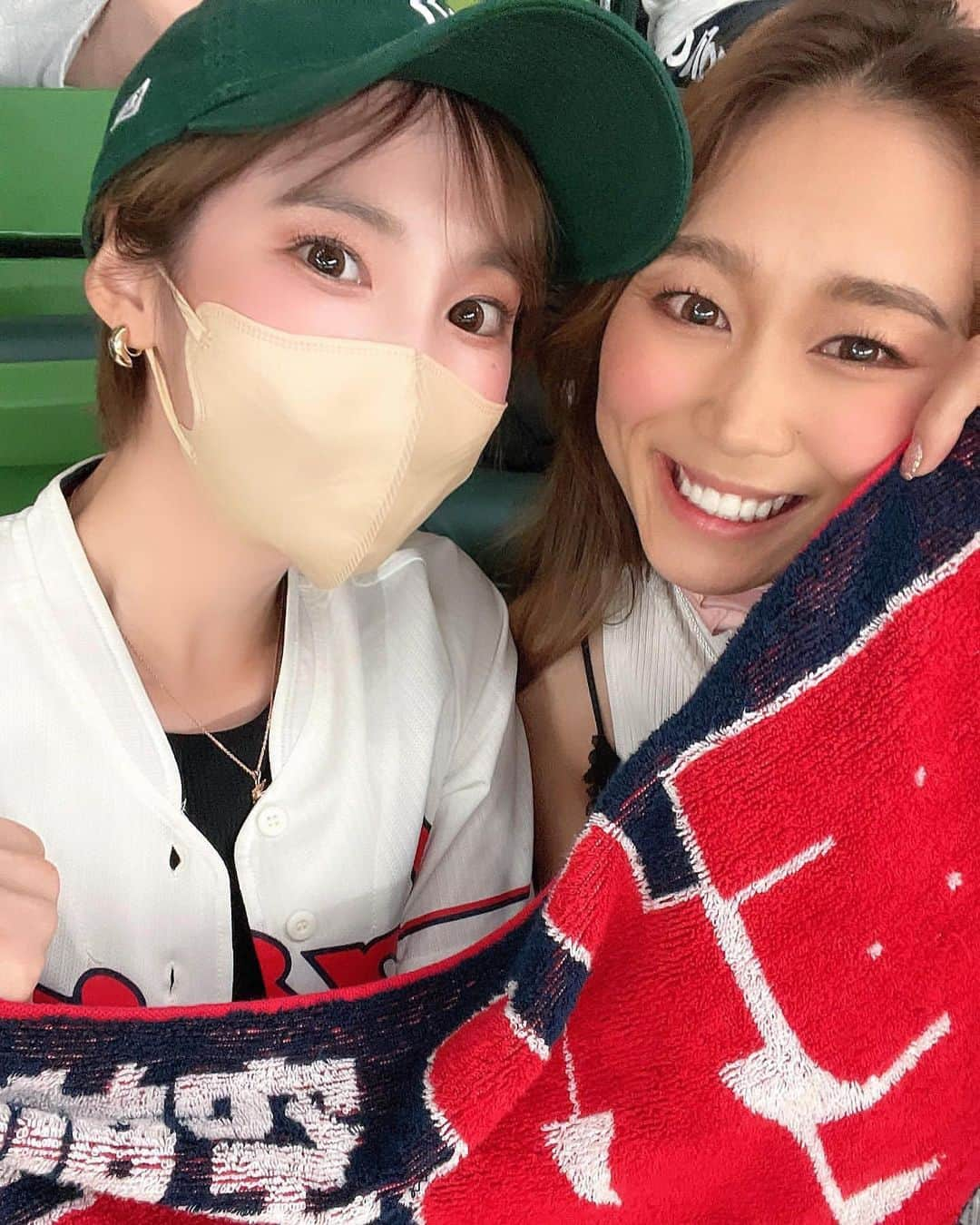 インスタ野球女子【公式アカウント】さんのインスタグラム写真 - (インスタ野球女子【公式アカウント】Instagram)「・ ・ こんばんは❤️ 今日は#カープ女子 をご紹介させていただきます🎏❤️ ・ とても美人さん( ᵕᴗᵕ )❤️* ・ @i_am_shiorin さんのアカウントも是非覗いてみてください✨* ・ インスタ野球女子ではプロ野球を観戦、応援している女性の方をRepostでご紹介させていただいています⚾* ・ みなさんも「#インスタ野球女子」をつけて投稿しよう！ 素敵な野球仲間が見つかるかも、、🙋！* ・ 素敵な投稿はリポストさせていただきます😘* ・ 次回もお楽しみに～～👋👋 ・ #カープ#広島東洋カープ #カープ女子#カープファン #赤ヘル#キャップ#野球グッズ #野球観戦#ユニフォーム#モデル #可愛い#美人#美女#女の子 #カープファンと繋がりたい  #野球好きな人と繋がりたい #インスタ野球女子」6月12日 21時10分 - baseball_girl_89