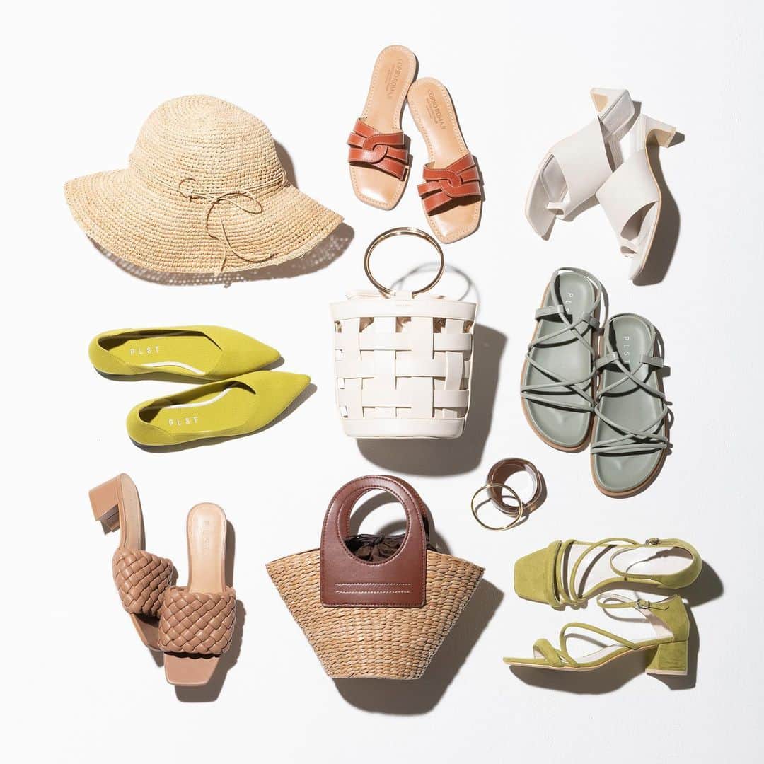 PLST（プラステ）さんのインスタグラム写真 - (PLST（プラステ）Instagram)「【SUMMER GOODS COLLECTION】 "夏のおしゃれは雑貨から" 夏にピッタリのラフィア素材の帽子やバッグはもちろん、トレンドのグルカサンダルやミュール。  この夏のPLSTには、色違いで複数買いしたくなる小物が勢揃い！ この機会にまとめてチェック✔︎  アイテムの詳細は、画像をタップして頂き商品タグよりご覧頂けます。  ------------------------------------ ＼ONE-PIECE&GOODS 10%OFF／ これからの季節にピッタリのワンピースと バッグ・サンダルが、一部10％OFF！ ※6/23（木）までの期間限定価格 ------------------------------------」6月12日 21時25分 - plst_official