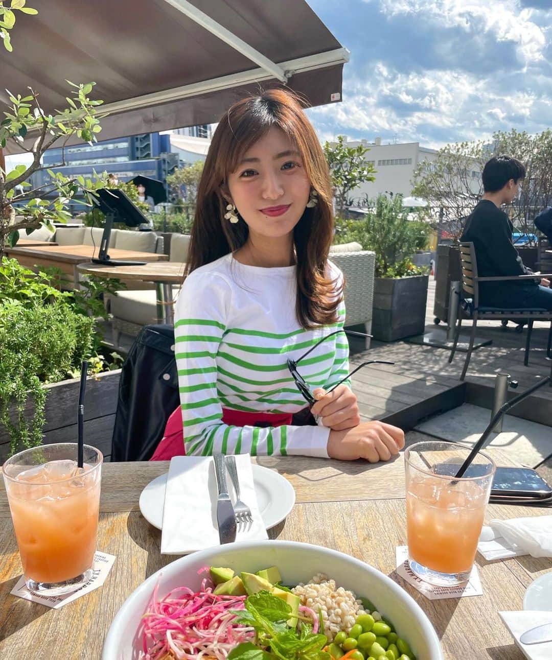 白戸ゆめのさんのインスタグラム写真 - (白戸ゆめのInstagram)「🍽 . 思い出投稿☺️ テラスで中高時代からの友人みんなで まったりランチ〜💕 ※本当はアウトレット行く予定どったけど 最終テラスランチに着地🙋‍♀️」6月12日 22時28分 - yumeno.s_