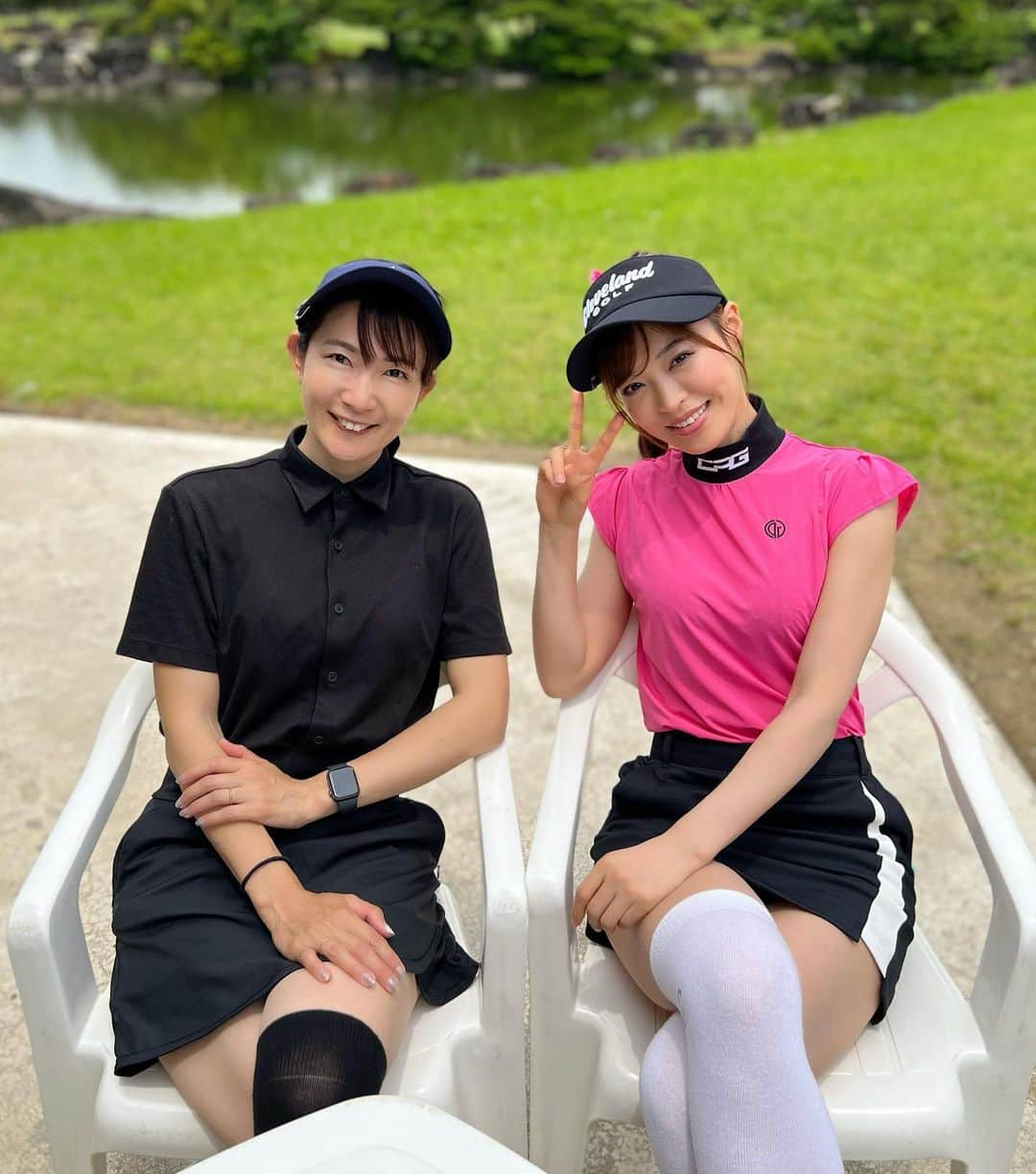 高橋としみさんのインスタグラム写真 - (高橋としみInstagram)「梅雨で雨降らないのラッキーすぎる⛳️  コンペで私の大好きな、 イタコモータスポーツパークの @yuri_puuuko  とゴルフ😆⛳️ 同じ組、嬉しすぎる❤️❤️ 皆さんゴルフとカートはセットでどうぞ🏎  トップス　@cpggolf_official  スカート　@junandrope   @cpggolf_official は6/1〜6/30の期間中、 CPG GOLF東京ショールームにて「インスタを見た」と店頭スタッフへお伝えすれば全商品10%OFFになるみたいだから是非使ってね⛳️  #ゴルフ#ゴルフ女子#golf#ゴルフコンペ」6月13日 18時08分 - toshimi_1002