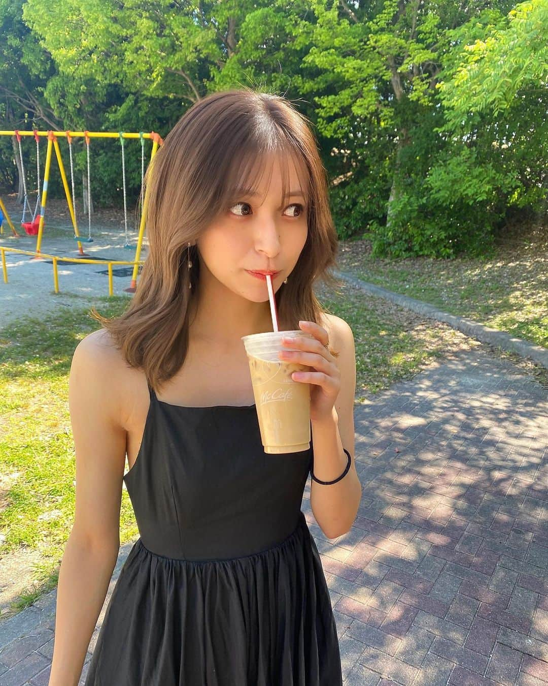 美女美容事情さんのインスタグラム写真 - (美女美容事情Instagram)「《休日は公園で一休み🧋🌼》⁠⠀ *⠀⠀⠀⠀⠀⠀⁠⠀⁠⠀⁠⠀⁠⠀⁠⠀ 今回ご紹介させて頂きますのは!!👀❤️⁠⠀⁠⠀⁠⠀⁠⠀⁠⠀ 水谷 果絵さん<@iamkae1106> の素敵なお写真📸⠀⁠⠀⁠⠀⁠⠀ *⠀⁠⠀ コーヒー飲んでる表情に癒されますね😍✨⠀ こんな美人と公園デートしてみたいです🌺☀️⠀⠀⠀⁠⠀⁠⠀⁠⠀⁠⠀⁠⠀ *⠀⁠⠀⁠⠀⁠⠀⁠⠀⁠⠀ 水谷 果絵さん<@iamkae1106> 素敵な投稿をありがとうございました☺️📸✨⠀⁠⠀ 水谷 果絵さんのアカウントには他にも素晴らしい投稿が沢山ありますので是非覗いてみてくださいね💁‍♀️💙⁠ ⁠⠀ ⠀⠀⁠⠀⁠⠀⁠⠀⁠⠀ △▼△▼△▼△▼△▼△▼△▼△▼△▼ ⁠⠀⁠⠀⁠⠀⁠⠀ ❤️🧡💛「ビジョビ (美女美容事情)」💚💙💜⠀⠀⠀⠀⠀⠀⠀⠀⠀⠀⠀⠀⠀⠀⁠⠀⁠⠀⁠⠀⁠⠀⁠⠀⁠⠀ 👇掲載ご希望の方は👇⠀⠀⠀⠀⠀⠀⠀⠀⠀⠀⠀⠀⠀⠀⠀⁠⠀⁠⠀⁠⠀⁠⠀⁠⠀⁠⠀ @b_b_j.jタグ付けと🖤 #ビジョビ ⁠⠀⁠⠀ 🖤タグ付けお願いします⠀⠀⠀⠀⠀⠀⠀⠀⠀⠀⠀⠀⠀⠀⠀⁠⠀⁠⠀⁠⠀⁠⠀⁠⠀⁠⠀ △▼△▼△▼△▼△▼△▼△▼△▼△▼ ⁠⠀⁠⠀ #美人#美女#休日コーデ#夏コーデ⠀ #カフェ#公園#スタイル抜群⠀ #インスタ美女#インスタ美人」6月13日 18時08分 - b_b_j.j