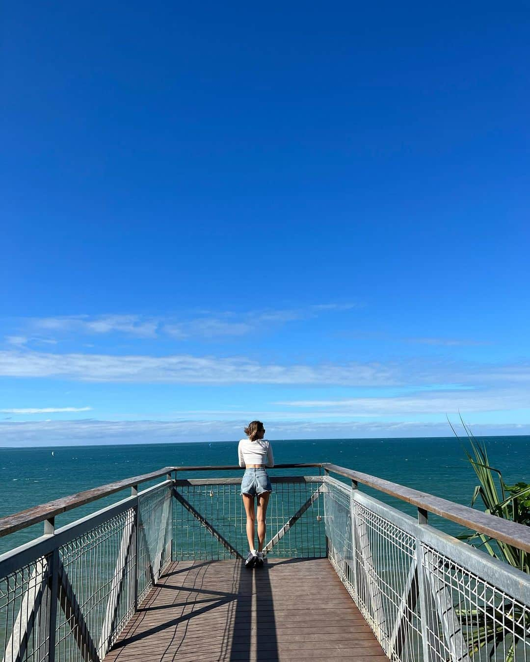 りおなさんのインスタグラム写真 - (りおなInstagram)「. Nice view 🤍 . . . . #cairns #cairnsaustralia #cairnscity #cairnslife #cairnsofinstagram #australia #studentlife #slowlife #esplanade #lagoon #palmtrees #ケアンズ #ケアンズ留学 #ケアンズライフ #オーストラリア #オーストラリア留学 #留学 #留学生活 #語学留学 #語学学校 #beach #bikini #chillout #portdouglas #morning #lunch #breakfast #brunch #fourmilebeach」6月13日 18時37分 - rionapzzz