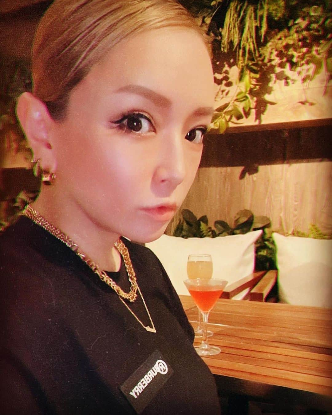 浜崎あゆみさんのインスタグラム写真 - (浜崎あゆみInstagram)「最後の動画の顔、我ながら腹立つー笑 美味しすぎて鼻の下伸びてるし鼻の穴広がってるしアイーンなってるしなんなん😂  #うにクリーム #このワードに弱い  #ぺったり七三 #いや八二かな  #最近すきなやつ」6月13日 19時09分 - a.you