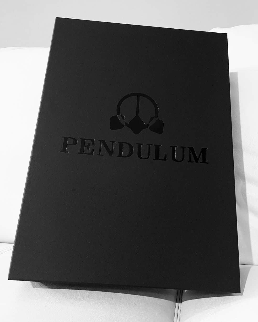 松山英礼奈さんのインスタグラム写真 - (松山英礼奈Instagram)「@pendulum.fashion  生地がしっかりしてて可愛い🖤🖤  箱に入って届くので プレゼントなんかにも ピッタリ🤗🎁💐💕  #フーディー #pendulumfashion  #apparel」6月13日 21時27分 - hiiiiiiii0802