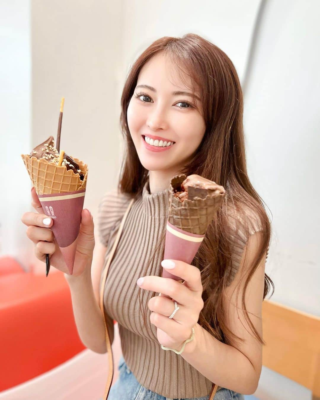 清水愛美さんのインスタグラム写真 - (清水愛美Instagram)「🍦🍦 最近バタバタで投稿が出来ず🥲💓 やっと今週から落ち着くかなあ〜 という感じです🥰💓 * 甘いものばかり食べてる投稿になってしまっている。。。🥹もう少し 美意識あげます🫣💓 フォロワーさんがみんな美意識高いので 私も意識高まります🫡💗 * #マザー牧場カフェ  #マザー牧場アイス  #アイス #ソフトクリーム #🍦」6月13日 23時59分 - manami_s0902