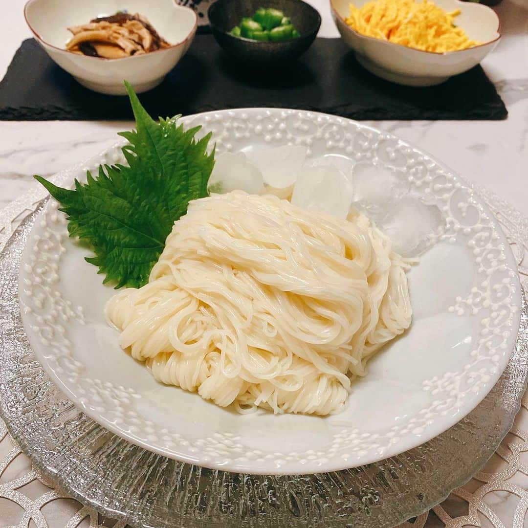 越野矢素子さんのインスタグラム写真 - (越野矢素子Instagram)「外食続きで主人が胃もたれでダウン気味⤵️ さっぱりした素麺にしました。 胃もたれの時って薬以外に何が良い物ありますか？🤔  #お家ごはん #そうめん #素麺」6月14日 12時26分 - loversyaso