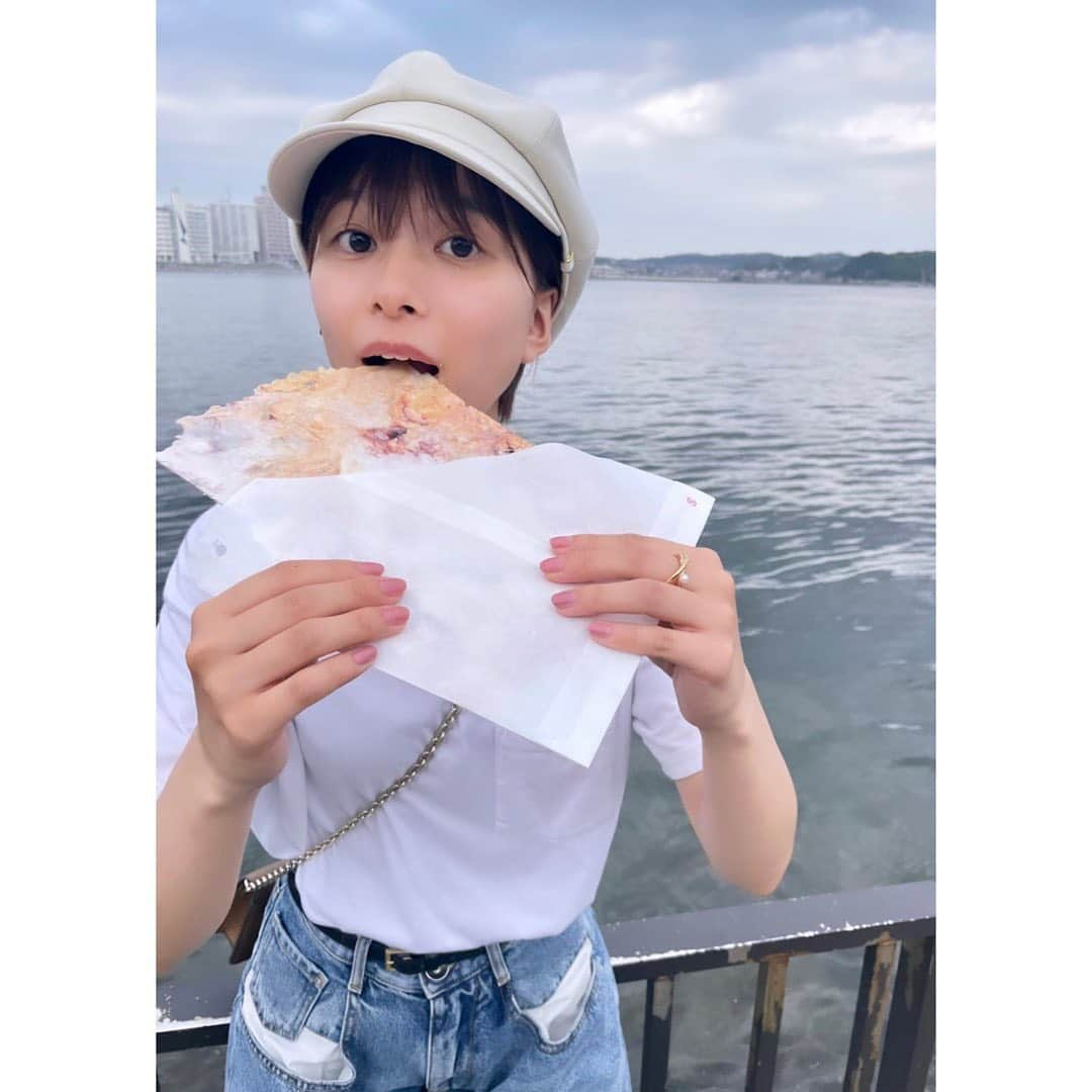 芳根京子さんのインスタグラム写真 - (芳根京子Instagram)「この前撮影終わりにマネージャーさんとたこせん食べた🫠美味しかった🫠  #芳根京子を置いておきます」6月14日 12時35分 - yoshinekyoko