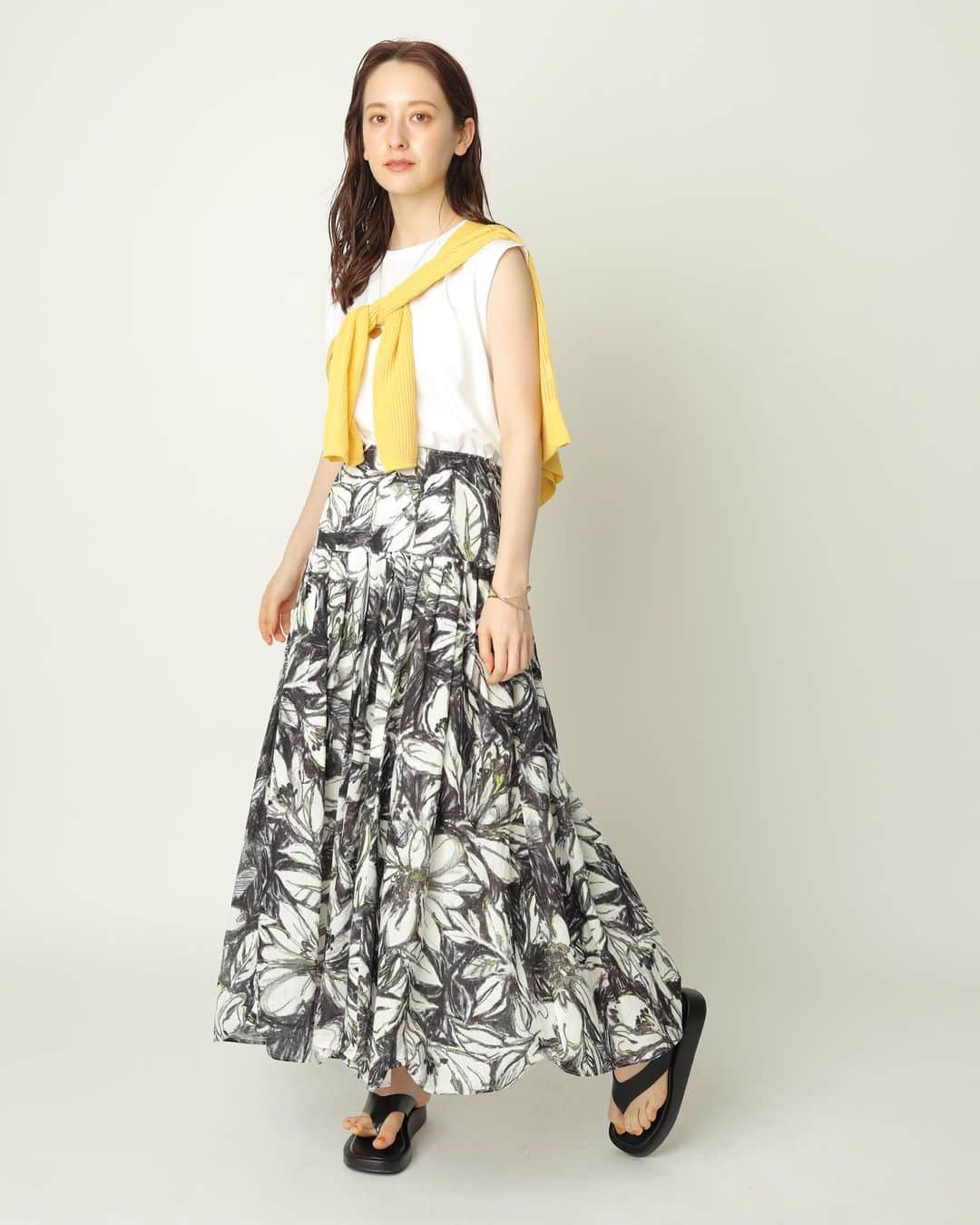 数々の賞を受賞数々の賞を受賞ドット刺繍ジャガードスカート ロング