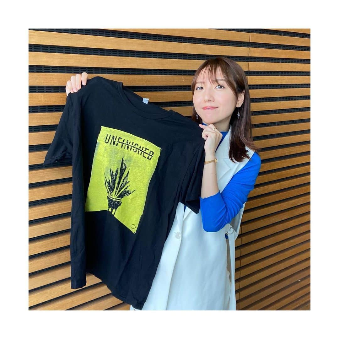 森遥香さんのインスタグラム写真 - (森遥香Instagram)「. 明日の #ZIP! 特集は、 英語Tシャツの意味知っていますか？🎤 . 街中でインタビューに応じてくださった皆様、 声をかけてくださった方々、ありがとうございました✨ すごく励みになります☺️ . あのアパレルの企画会議にもお邪魔しました！ ぜひご覧ください🙌 . .」6月14日 16時31分 - moriri_h