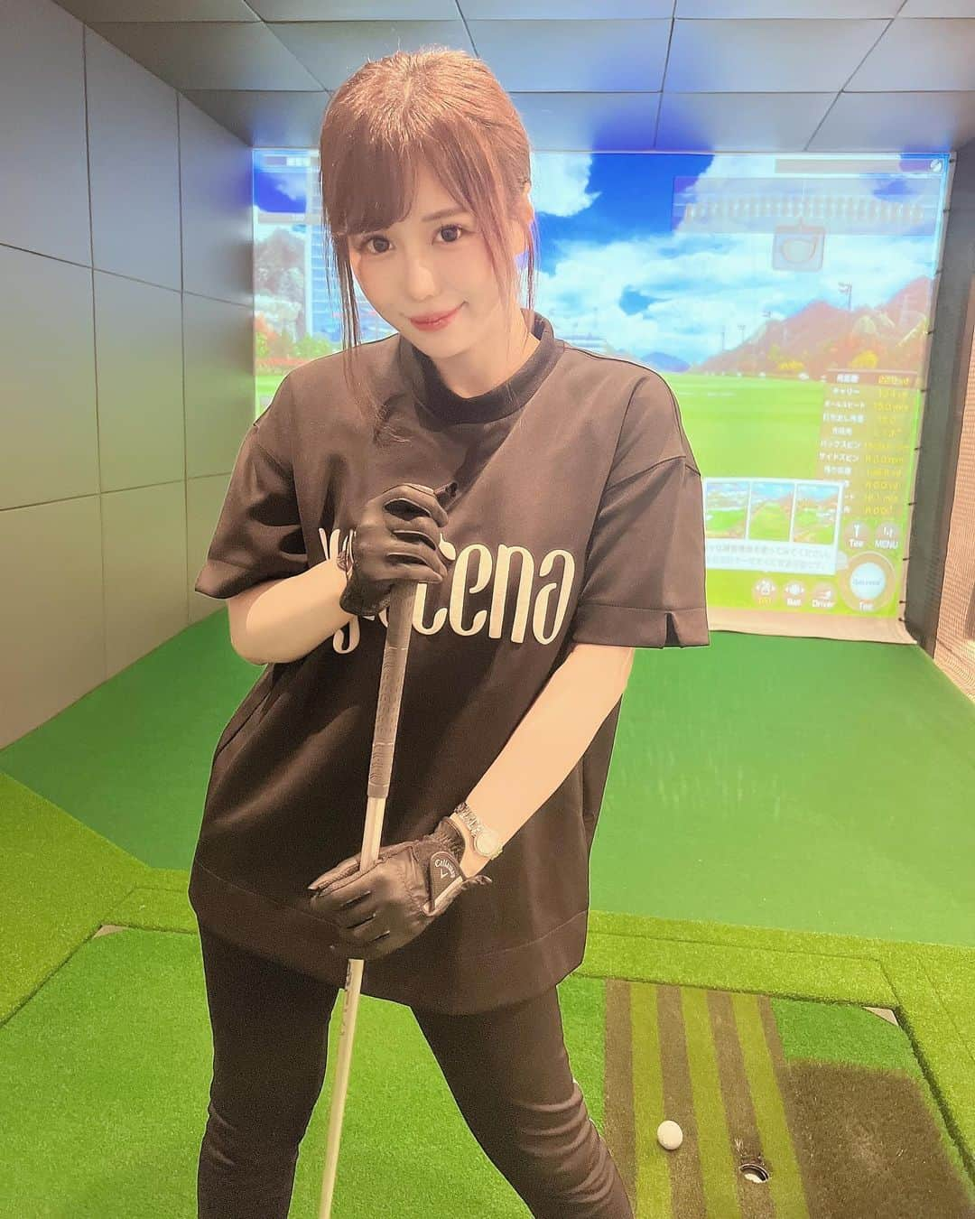 森カノンさんのインスタグラム写真 - (森カノンInstagram)「🏌🏼‍♀️⛳️ 水道橋にあるシュミレーションゴルフで ゴルフの練習して来たんだけど 下手くそ過ぎてやばやば🫠🫠  私なんでも卒なくこなすタイプだけど ゴルフはバスケよりセンス無いかもしれない…笑  ウォームの動画とか画像も何枚も 撮ってもらったんだけどキモすぎて 載せられたもんじゃないから封印しとくね㊙️  でも、めちゃくちゃ楽しかったから 練習しまくってコース回りたいし その為にはクラブも一式揃えなきゃだし ゴルフウェアも買わなきゃだし 来年の目標にする(遅い)💨  PR @acn_golf_range #acngolfrange #インドアゴルフ #シミュレーションゴルフ #水道橋 #ゴルフ練習場 #室内ゴルフ #ACNグループ」6月14日 17時38分 - mkanon211