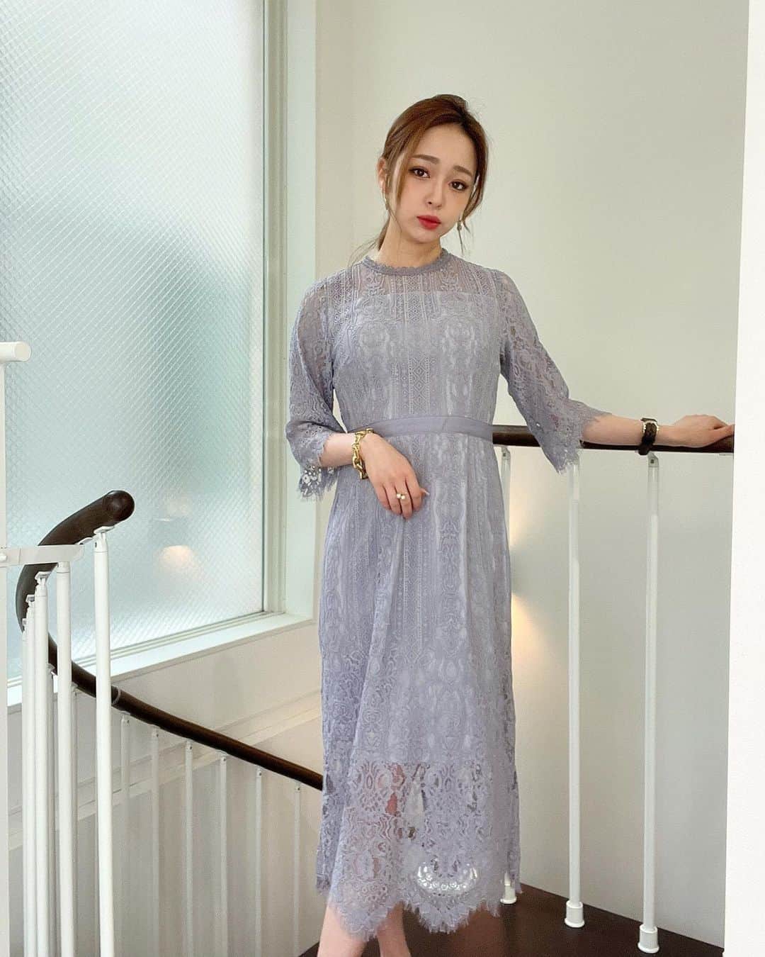 KEIさんのインスタグラム写真 - (KEIInstagram)「ドレスアップ🧚🏻‍♀️💕 総レースだけど、ストレートラインでアイスカラーだから 可愛すぎずクールに着れる所が私好みで嬉しい💜  👗 @dressbrandgirl.official   #GIRL #ドレスブランドGIRL #結婚式コーデ #パーティードレス #お呼ばれドレス」6月14日 18時37分 - kei_oktwins