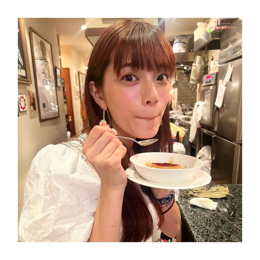 三谷紬さんのインスタグラム写真 - (三谷紬Instagram)「* 大好きなお店で 大好きなプリンを食べているとき🍮 プリンを食べるとこんなに幸せそうな顔ができるんですね😂 ここのプリンは100%生クリームで むっちりもちもちな感じです♡ * #🍮#プリン#好きな食べ物#ぷりん#pudding#生クリーム#むっちり#もちもち#カラメル#苦め#大好物#好きなお店#行きつけ#好物#幸せ#happy#テレビ朝日#アナウンサー#三谷紬」6月14日 20時41分 - mitani_tsumugi