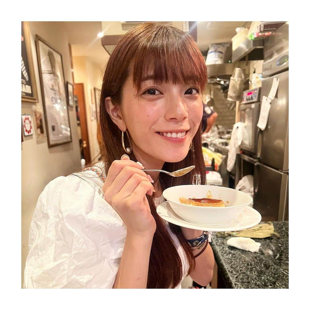 三谷紬さんのインスタグラム写真 - (三谷紬Instagram)「* 大好きなお店で 大好きなプリンを食べているとき🍮 プリンを食べるとこんなに幸せそうな顔ができるんですね😂 ここのプリンは100%生クリームで むっちりもちもちな感じです♡ * #🍮#プリン#好きな食べ物#ぷりん#pudding#生クリーム#むっちり#もちもち#カラメル#苦め#大好物#好きなお店#行きつけ#好物#幸せ#happy#テレビ朝日#アナウンサー#三谷紬」6月14日 20時41分 - mitani_tsumugi