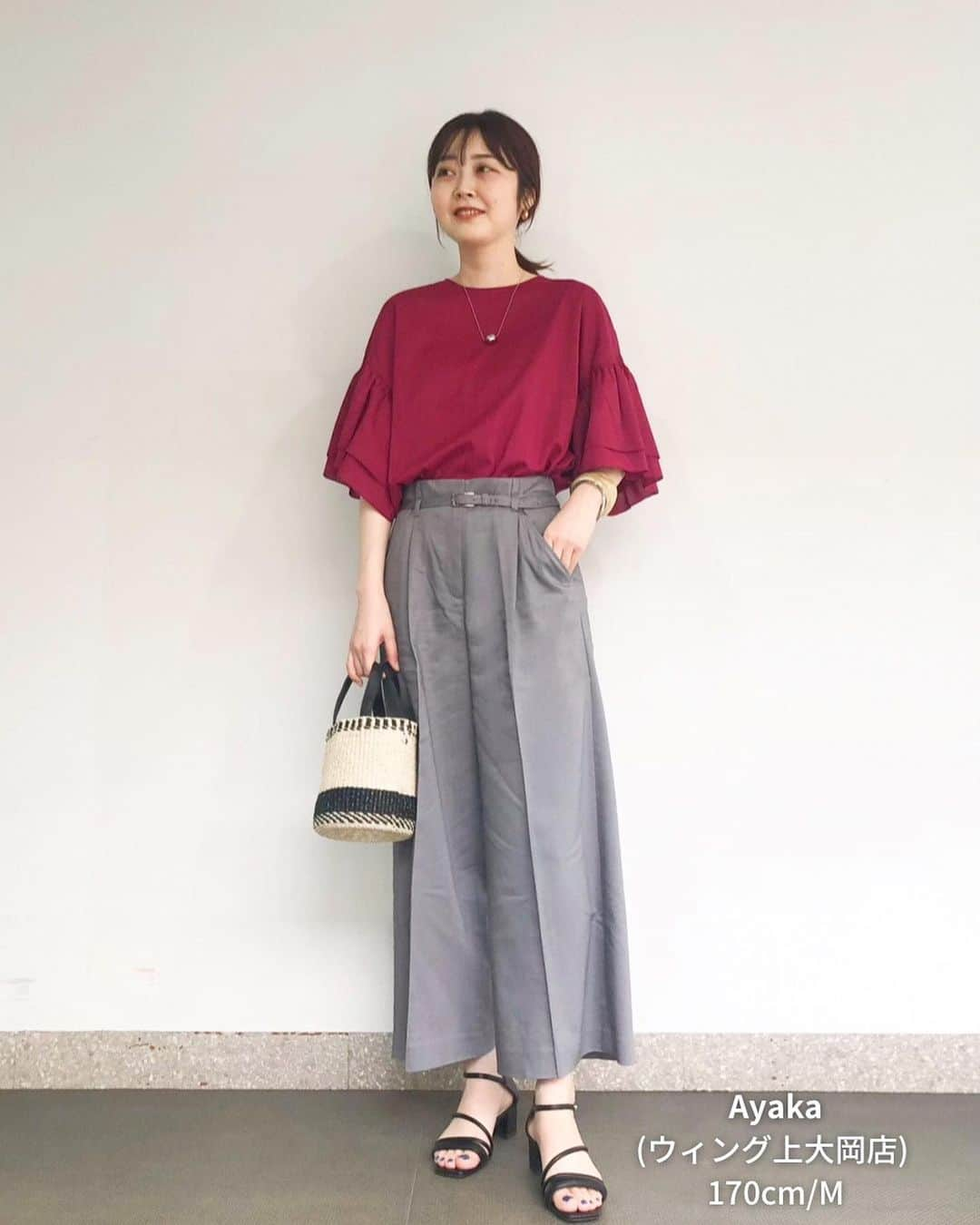 PLST（プラステ）さんのインスタグラム写真 - (PLST（プラステ）Instagram)「【身長別PANTS STYLING】 "160cm〜175cm"  オンオフ問わずに活躍するベーシックカラーパンツ。 夏の人気パンツでつくる、旬のトレンドスタイルを身長別スタッフコーデでご紹介✨  ぜひこの機会に気になるアイテムをまとめてチェック！  着用アイテムの詳細は、画像をタップして頂き商品タグよりご覧頂けます。  ▶︎着こなし発見アプリ(@stylehint_official )で気になるスタッフをフォローして旬の着こなしをチェック！  ----------------------------------------  ＼PANTS COLLECTION開催中！／ 対象パンツを2点購入で、後日使える1,000円OFFクーポンをプレゼント！ 今すぐ着られる定番から今年らしいカラー・デザインまで、豊富なPLSTのパンツコレクションをチェック。 ※1回の注文で2点以上購入いただいた場合のみ対象です。 ----------------------------------------」6月14日 20時49分 - plst_official