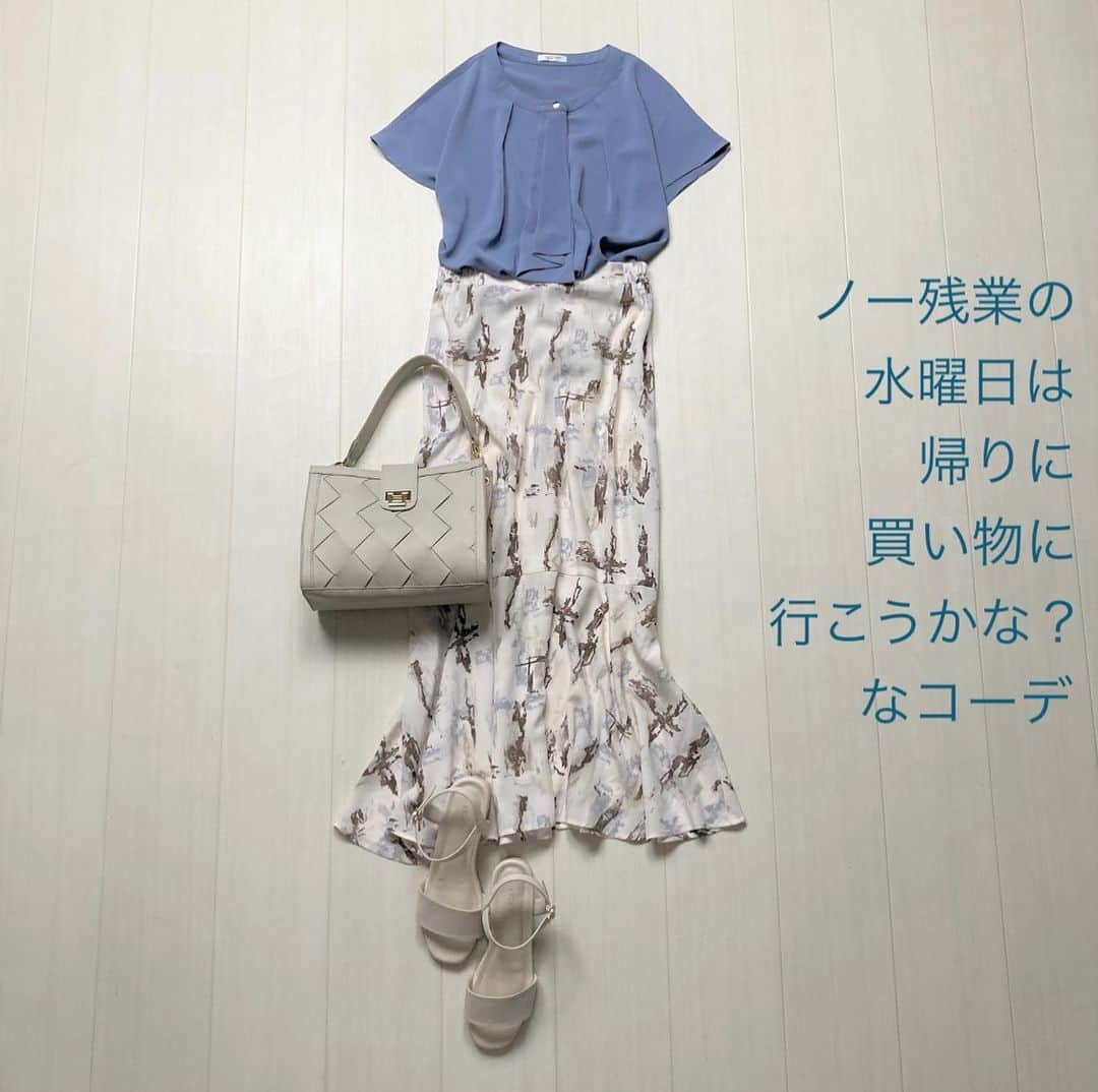 ハニーズ公式さんのインスタグラム写真 - (ハニーズ公式Instagram)「平日のお仕事服コーデLOOKBOOK！  『袖フリルTシャツ』￥1280 ・580013775148 『ハーフパンツ』￥2280 ・573075046547 『フラップハンドBag』￥2480 ・237121786292 『ゴム使いヒールサンダル』￥1980 ・266134785542  『ボウタイブラウス』￥1980 ・673063927643 『総柄マーメイドスカート』￥2480 ・555024864148 『編みハンドBag』￥2680 ・237121782097 『スクエアトゥサンダル』￥2280 ・266134781149  『プリーツ使いトップス』￥2280 ・534013767241 『7分袖Vネックカーデ』￥1980 ・646032102941 『クロプトパンツ』￥2480 ・573073046448 『パイピングスクエアBag』￥2480 ・267121786498 『ナローストラップサンダル』￥2280 ・266134789041  『配色ワンピース』￥3480 ・673052891449 『チェーン付ハンドBag』￥2680 ・237121788399 『ワンベルトヒールサンダル』￥2280 ・266134785659  『開襟ワンピース』￥3480 ・534052892542 『ポーチ付ハンドBag』￥2980 ・237121775898 『ポインテッドトゥバレエ』￥1980 ・23513477596012  詳しくはプロフィールからチェック @honeysofficial  画像をタップすると商品ページにとぶことができます☺︎ #カジュアルコーデ#新作#コスパ#カジュアル #今日のコーデ#夏コーデ#summer #今買って長く使える #coordinate#honeys#ハニーズ #fashion #R_fashion #ootd #プチプラ #プチプラファッション#プチプラコーデ #通勤コーデ#大人女子#お仕事服」6月14日 21時06分 - honeysofficial