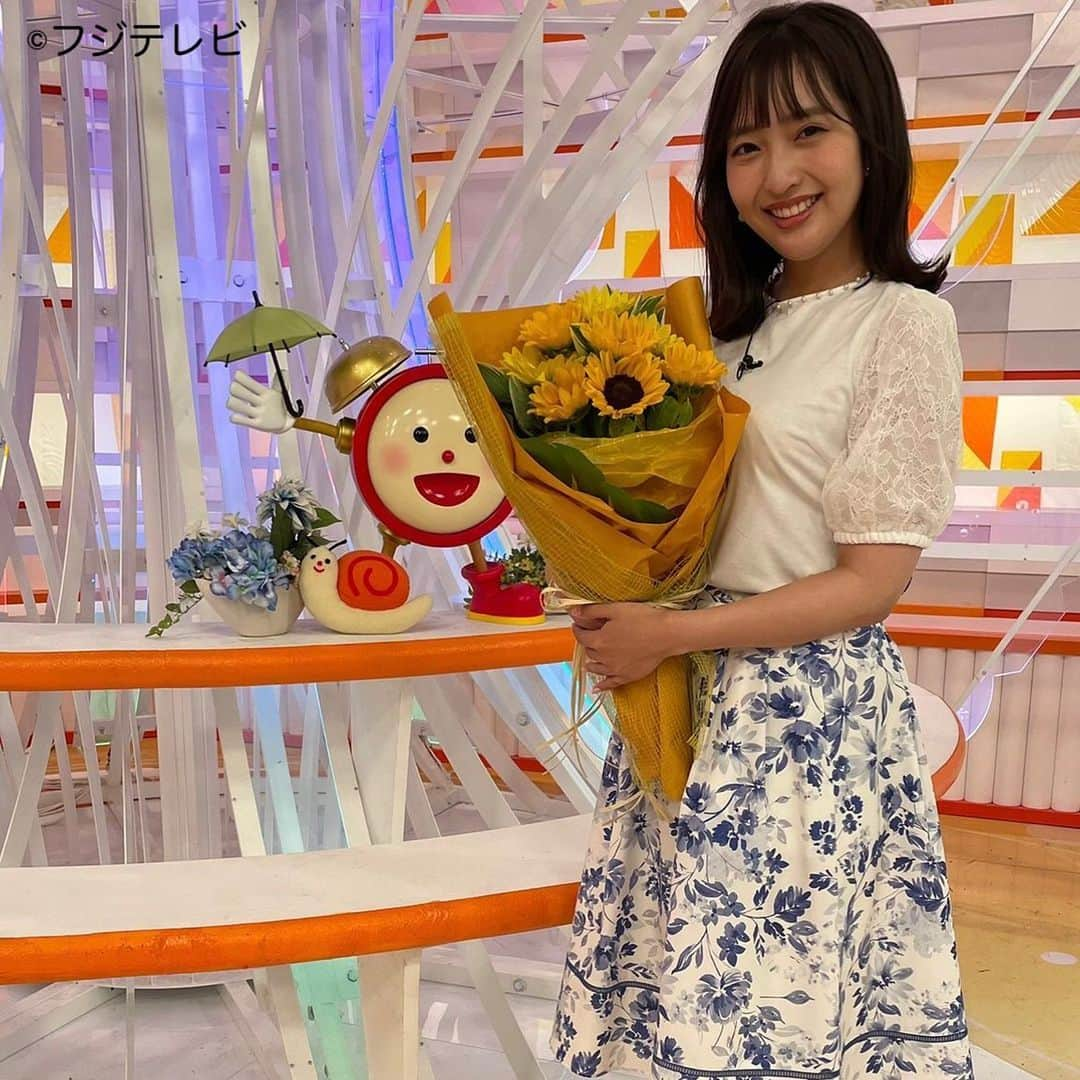 フジテレビ「めざましテレビ」さんのインスタグラム写真 - (フジテレビ「めざましテレビ」Instagram)「きょうのお花は「ヒマワリ」🌻  このサンリッチアップライトシリーズ という品種はお花が 完全に真上を向いています☀️  お花を見ていると きょうも上を向いてがんばろうと ポジティブな気持ちになれますね😊 ＃めざましテレビ」6月14日 21時18分 - mezamashi.tv