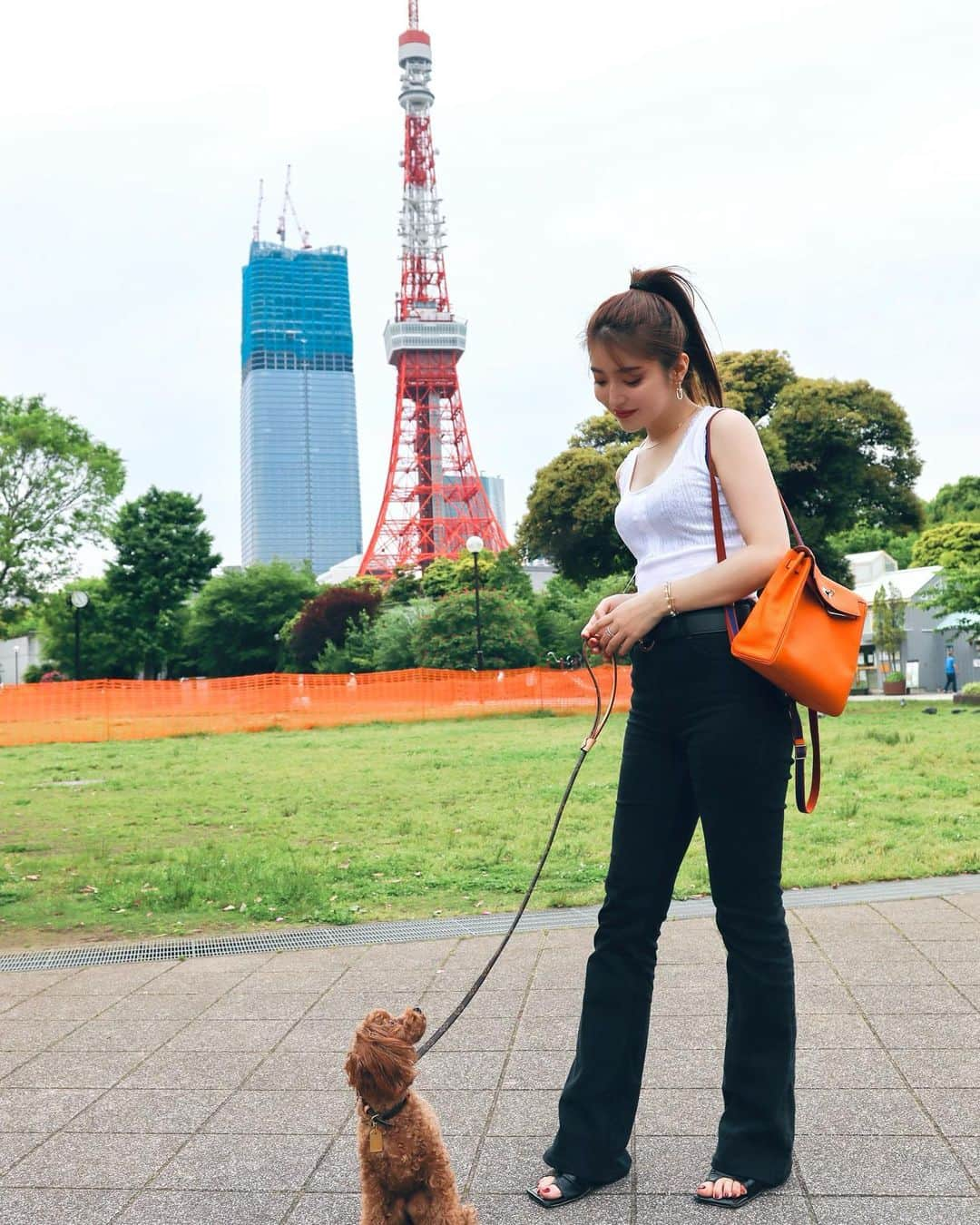 大口智恵美さんのインスタグラム写真 - (大口智恵美Instagram)「🐶🧡☁️🗼  #hello #love #instagood」6月15日 14時35分 - chemiiiii