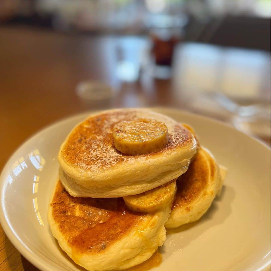 釜井美由紀さんのインスタグラム写真 - (釜井美由紀Instagram)「いつかのパンケーキ🥞 メープルバター×ブルーベリーがたまらない美味しさでした🤤💕 ⁡ billsも定期的に食べたくなります…😮‍💨♡ ⁡ #私的 #ベストパンケーキ #クリントンストリートベイキングカンパニー #パンケーキ #メープルバターパンケーキ #表参道 #南青山 #表参道ランチ #表参道カフェ #カフェ #カフェ巡り#bills #気象予報士 #及川藍 さん」6月15日 14時55分 - miyuki.kamai