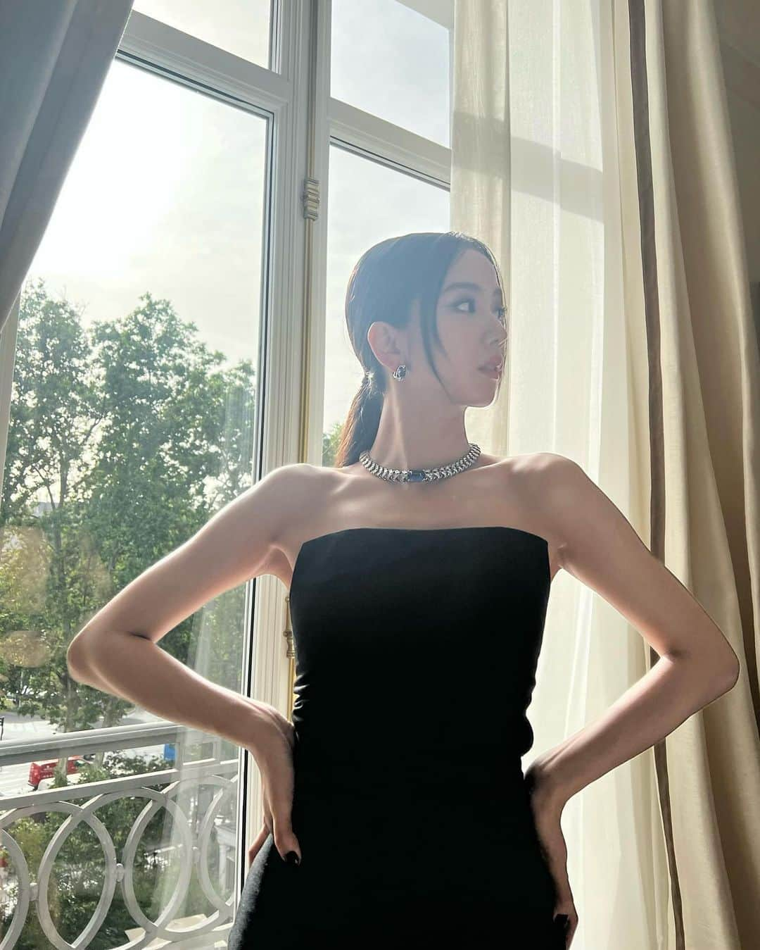 ジスさんのインスタグラム写真 - (ジスInstagram)「♥️ @cartier   💇🏻‍♀️ @kanghyunjin_official  💄 @ongibeauty  👗 @stylist_eel  🦋 @ityitj   #CartierSavoirFaire  #CartierHighJewelry #CartierBeautésduMonde」6月15日 17時17分 - sooyaaa__